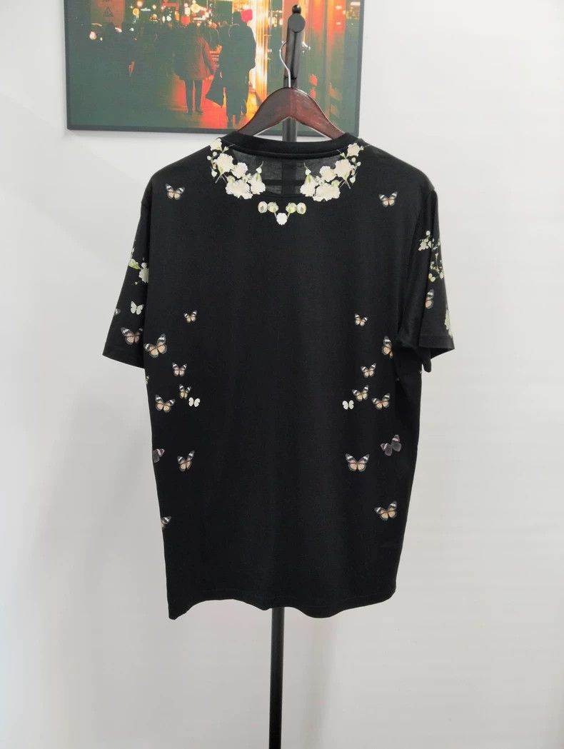 Givenchy Givenchy T-shirt, size S (150), retail price 3800 Size US S / EU 44-46 / 1 - 2 Thumbnail