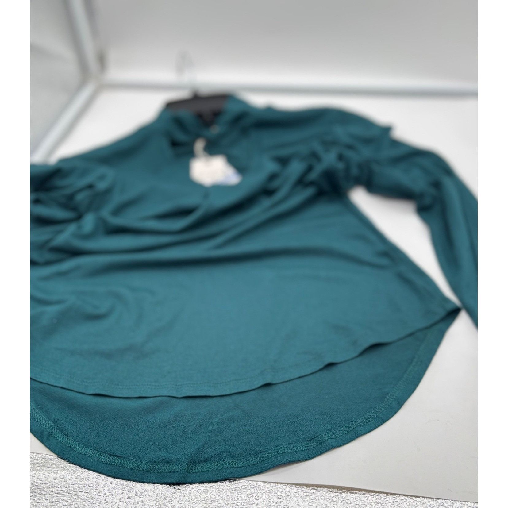 Other Ultra Flirt Juniors' Cutout Mock-Neck Hi-Low Hemline Top, D Size M / US 6-8 / IT 42-44 - 8 Thumbnail