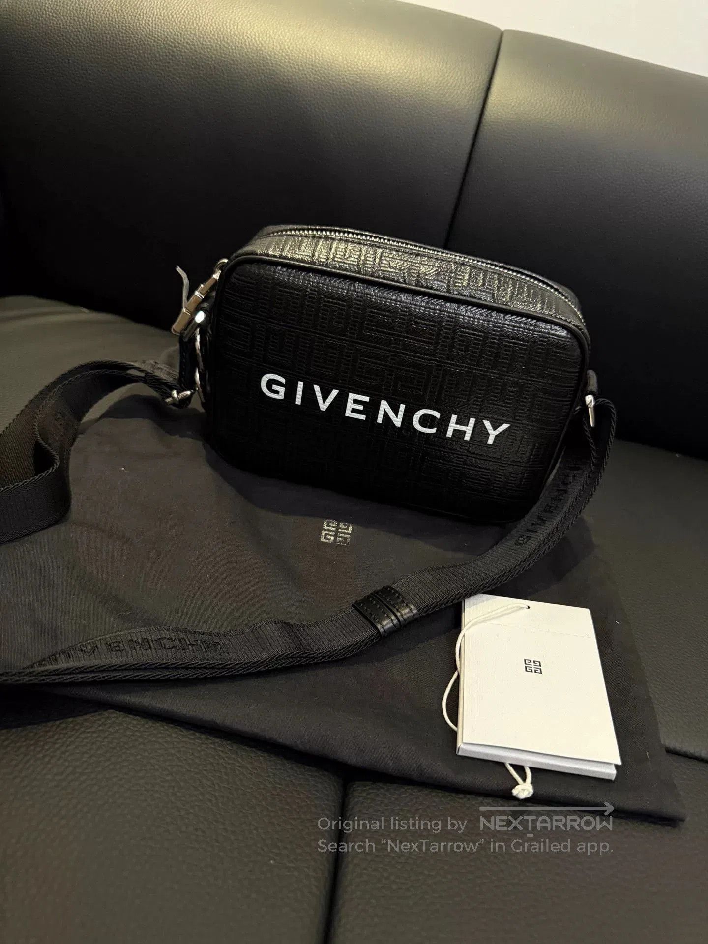 Givenchy Givenchy Black White Camera Bag. Size ONE SIZE - 1 Thumbnail