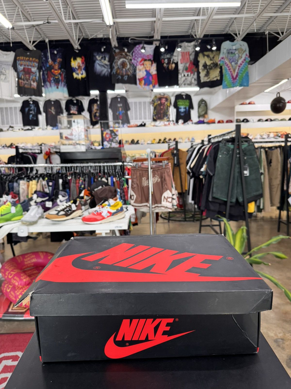Jordan Brand Air Jordan 1 High Rookie Of The Year Size 12 (2018) Size US 12 / EU 45 - 15 Thumbnail