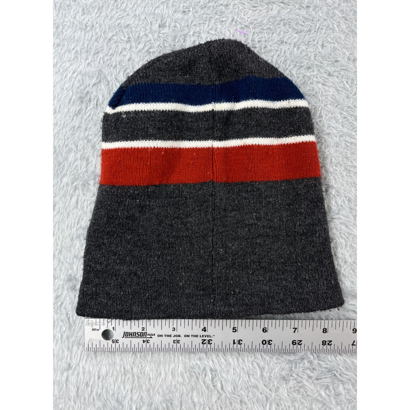 Vintage BEANIE TOQUE Womens Gray Red Blue Stripe Knit Acrylic Winter Snow Ski Outdoors One Size Adult Women Knit Hat Cap Patterned Outdoor Skiing Size ONE SIZE - 3 Thumbnail