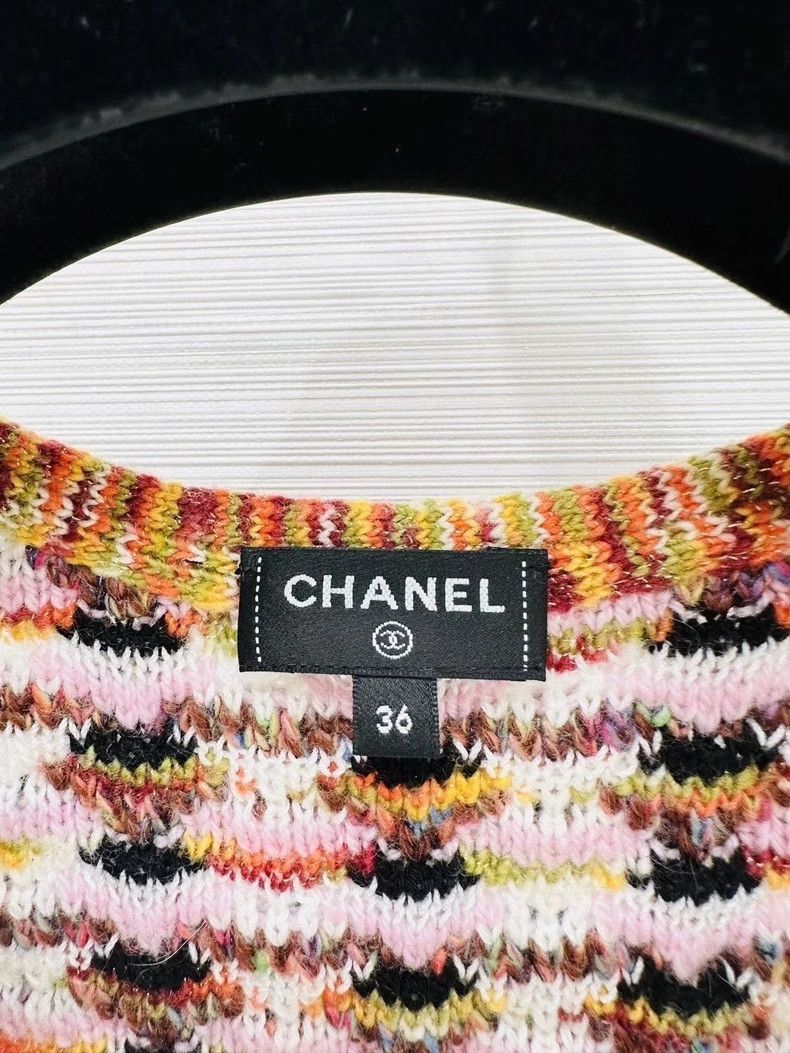 Chanel Chanel 23a thick line brown braided knitted vest Size XS / US 0-2 / IT 36-38 - 2 Thumbnail