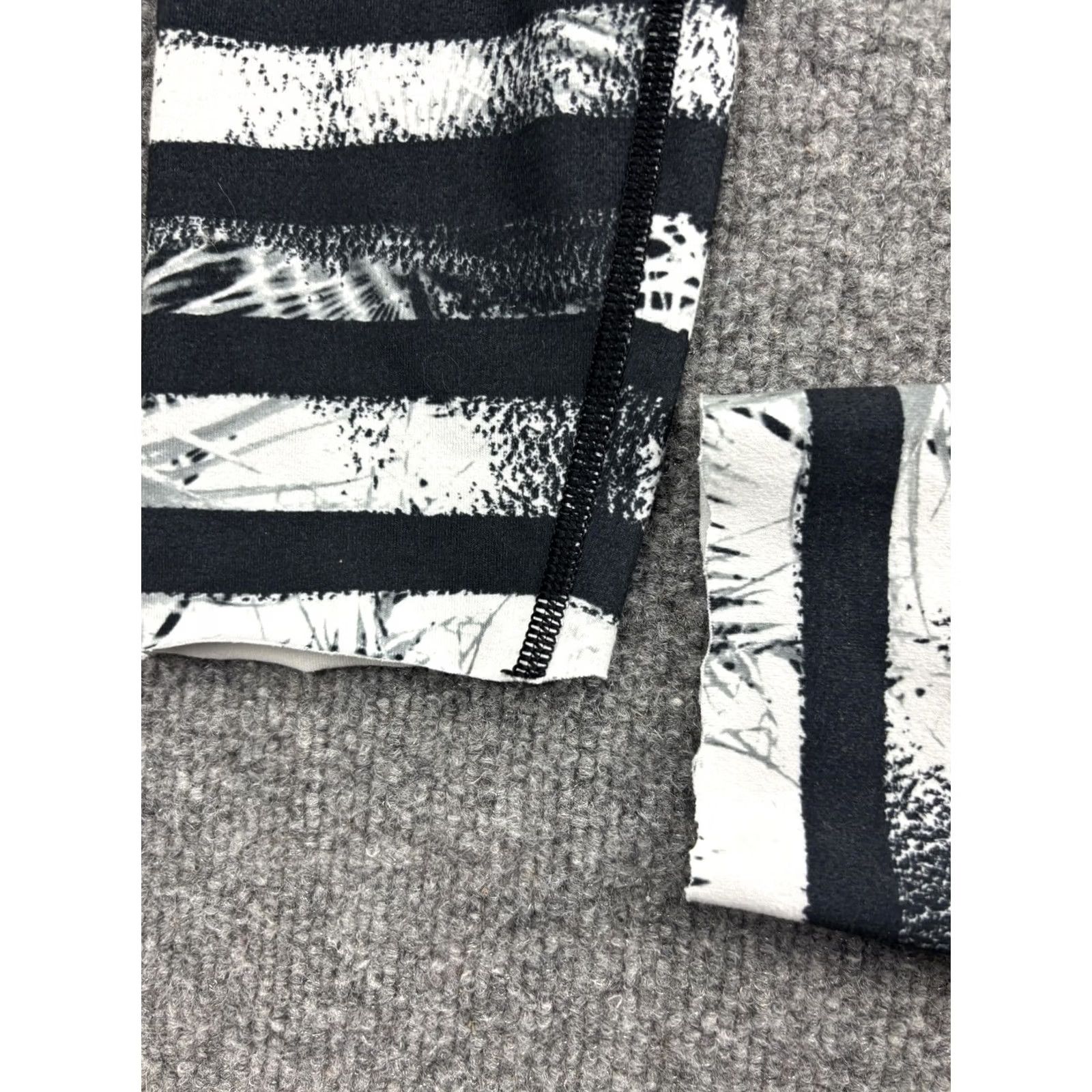 Lululemon Lululemon Pants Womens 4 Black White High Rise Ankle Leggings Yoga Activewear Pants Size 27" / US 4 / IT 40 - 5 Thumbnail