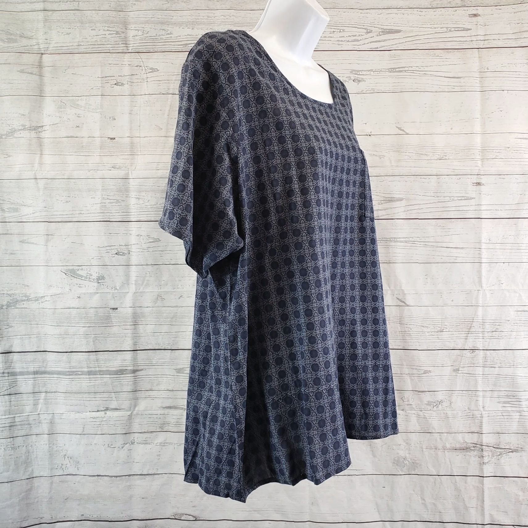 Cotton Traders Cotton Traders Womens Top Blue Short Sleeve Geometric Pocket Detail 16 20 US 16 T-Shirt Viscose Shirt Womens Size XXL / US 16-18 / IT 52-54 - 3 Thumbnail