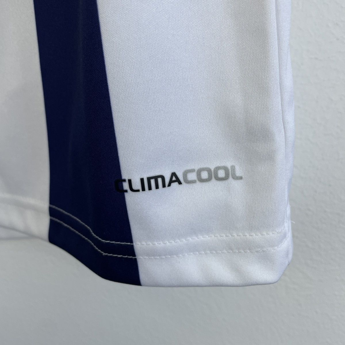 Adidas West Bromwich Home Adidas Jersey Shirt 2011/2012 size L Size US L / EU 52-54 / 3 - 7 Thumbnail