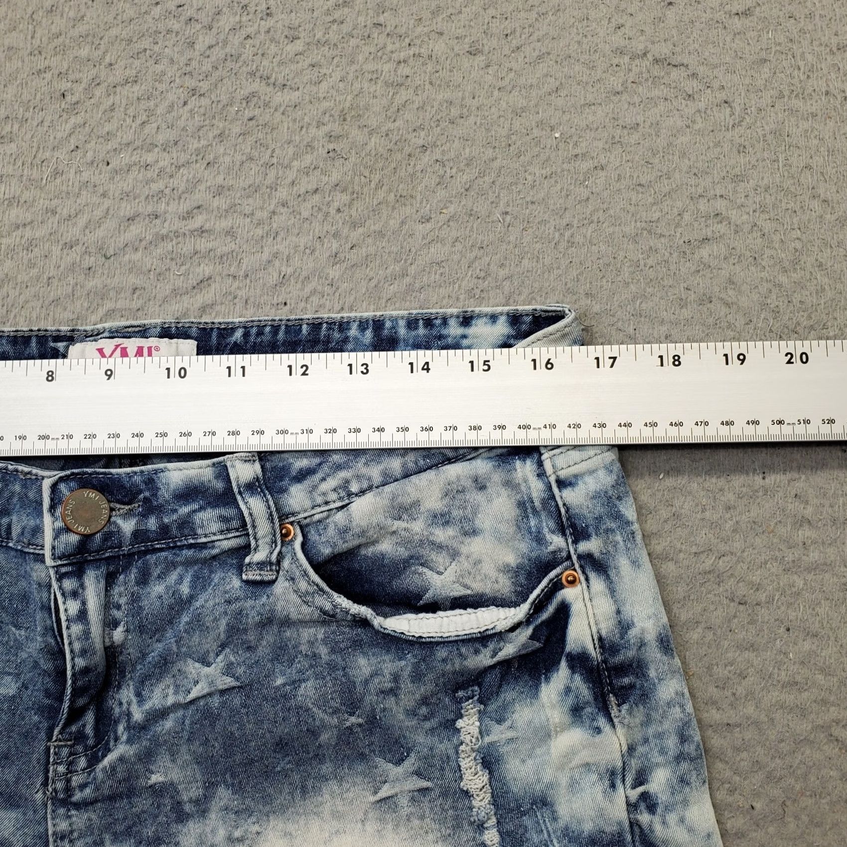 Vintage YMI Jeans Shorts Women Size 11 Denim Distressed Acid Wash 5-Pocket Design - Blue, 2.5" Inseam Size 32" / US 10 / IT 46 - 4 Thumbnail