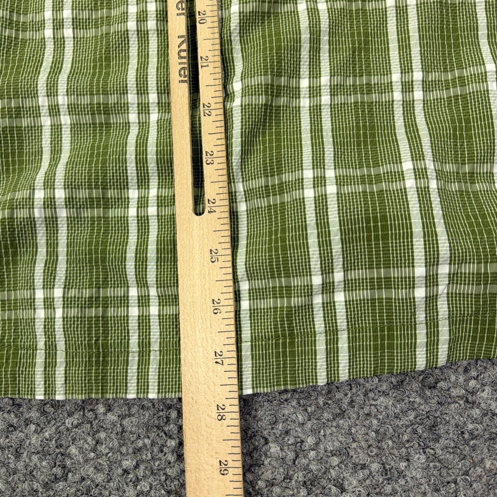 Vintage LL Bean Shirt Mens M Green Plaid Lightweight Button-Down Outdoor with Pockets Zip Pocket Size US M / EU 48-50 / 2 - 7 Thumbnail