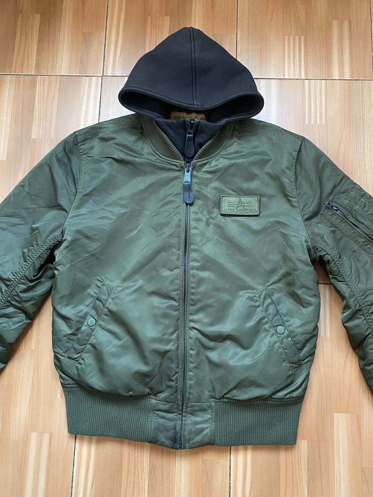 Alpha Industries Alpha Industries MA-1 Men's Bomber Jacket in Sage Green Size US L / EU 52-54 / 3 - 3 Thumbnail