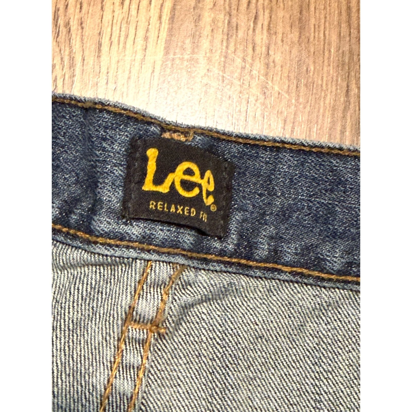 Lee Lee Jeans, Men’s Size 46x28, Blue Denim, Straight Leg, 5-Pocket Design, Medium Wash, Regular Fit, Zip Closure, Cotton, Pocketed, Inseam 28" Size US 30 / EU 46 - 5 Thumbnail