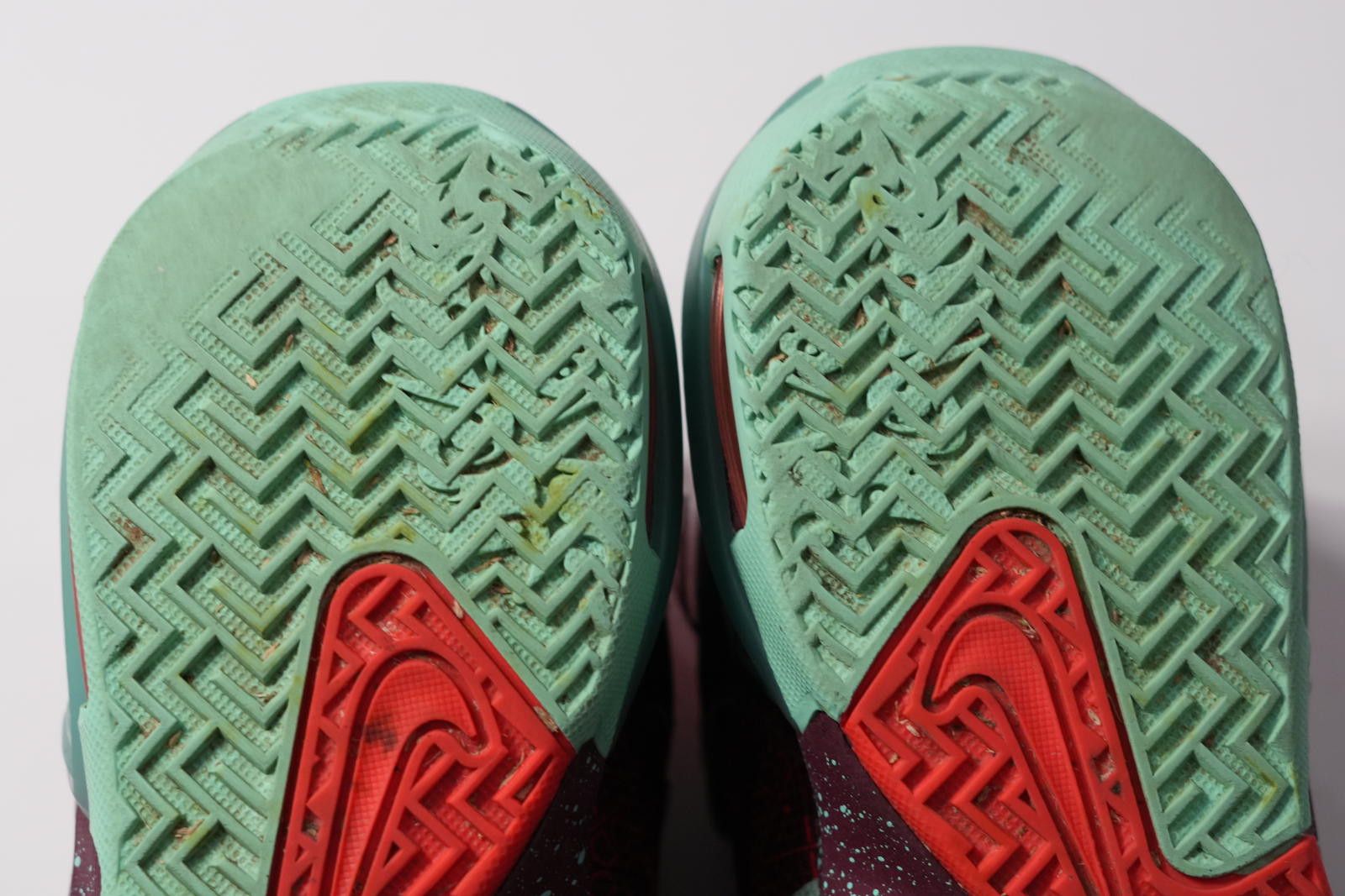 Nike Nike Sneaker Kid's 4Y Lebron Witness 7 Team Red Jade Size US 5 / EU 37 - 8 Thumbnail