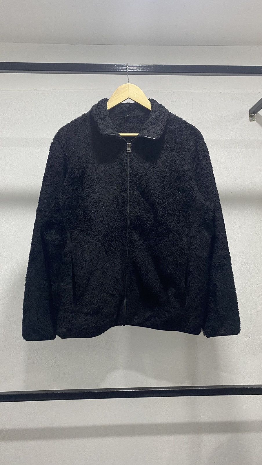 image of Vintage Uniqlo Fleece Fluffy Jacket in Black, Men's (Size Large)