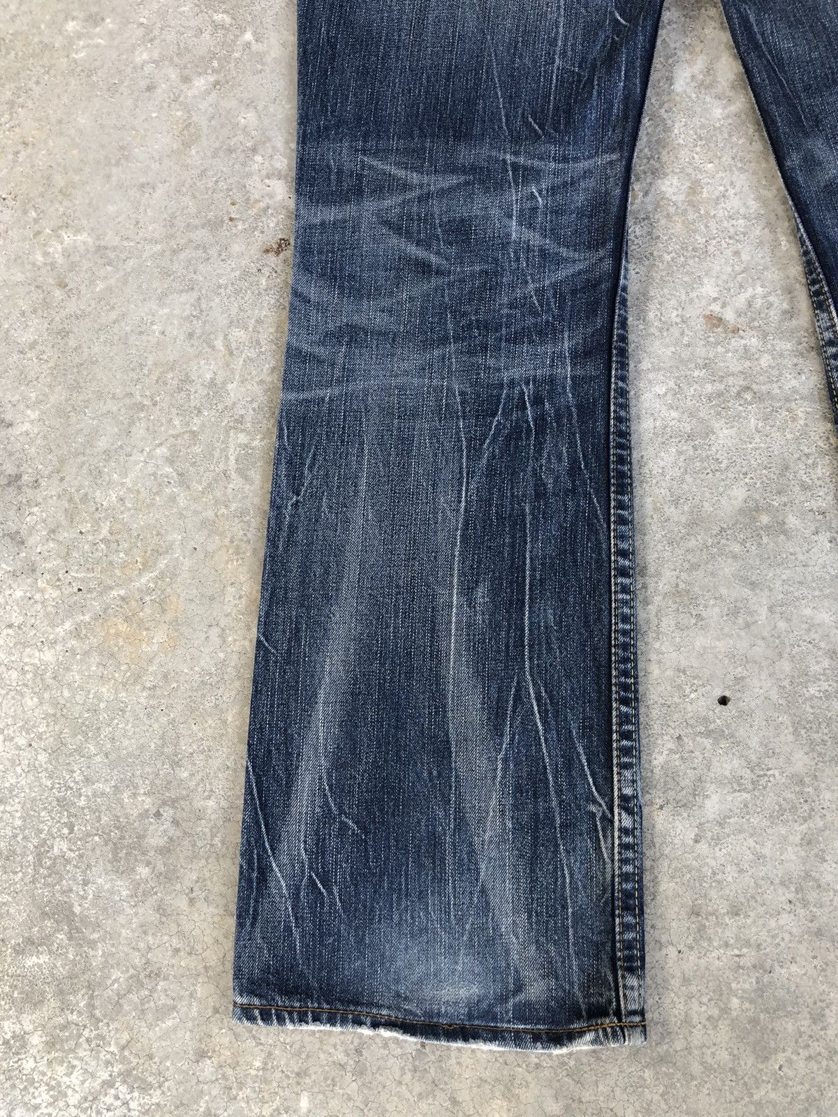 If Six Was Nine Y2k Levi’s Flared Jeans Distressed Jeans Mudwash 507 Size US 33 - 11 Thumbnail