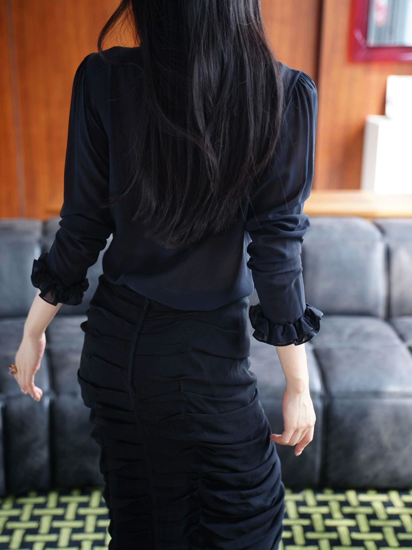 Yves Saint Laurent YSL Rive Gauche 1992 Silk Black Pleated Enamel Gold Jewel Buttons Shirt Size XS / US 0-2 / IT 36-38 - 9 Thumbnail