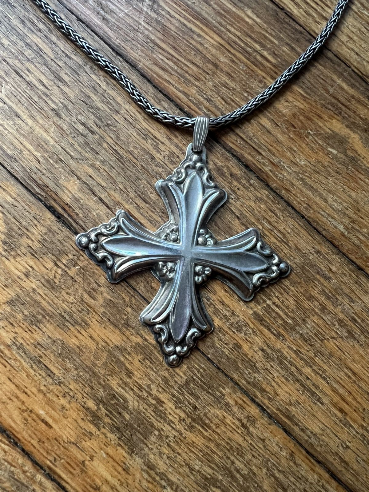 Vintage 1991 Sterling Silver cross necklace