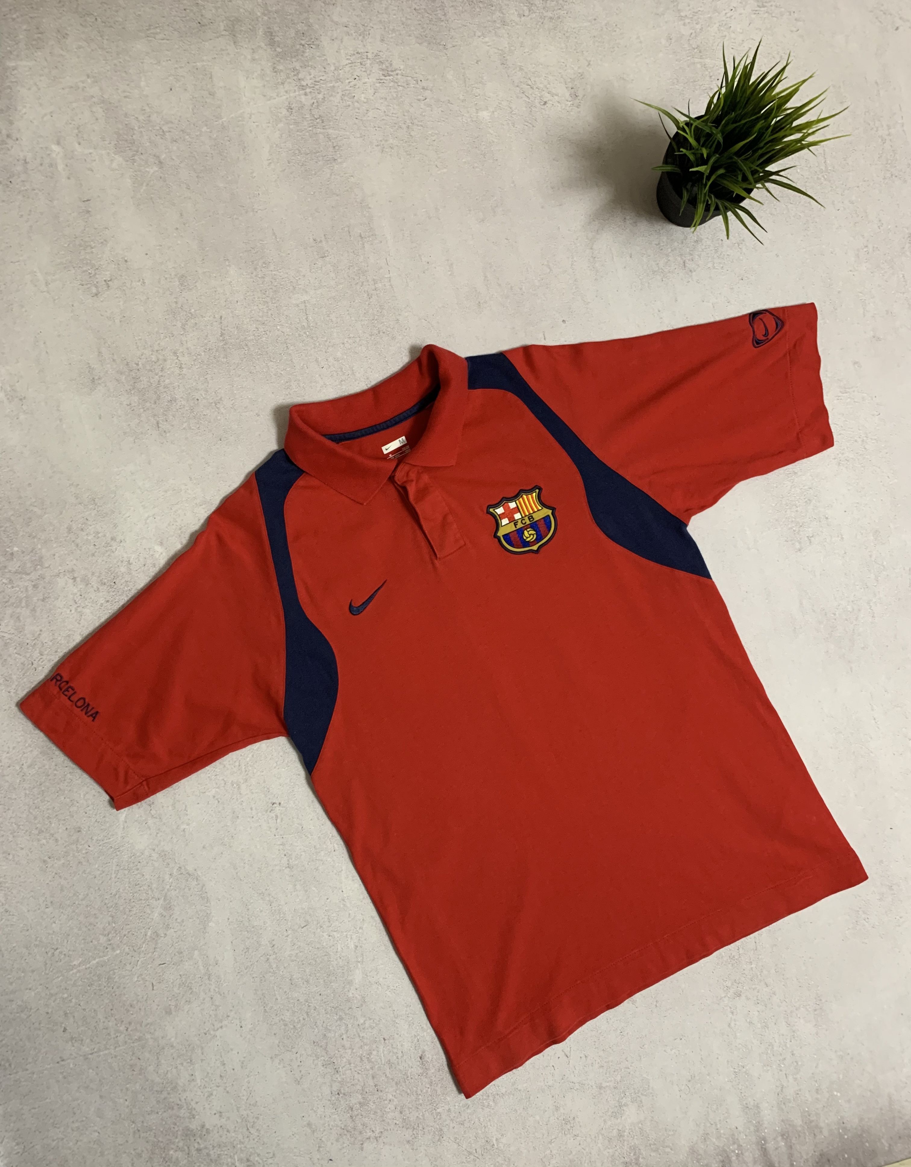 Nike Vintage Nike Barcelona Polo T Shirt Jersey Baggy 90s Size US M / EU 48-50 / 2 - 2 Thumbnail