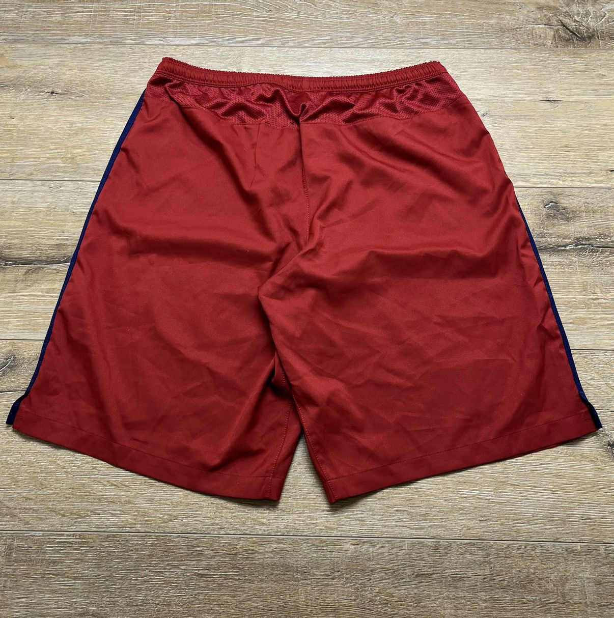 Nike VINTAGE NIKE BARCELONA SHORTS Size US 32 / EU 48 - 7 Thumbnail