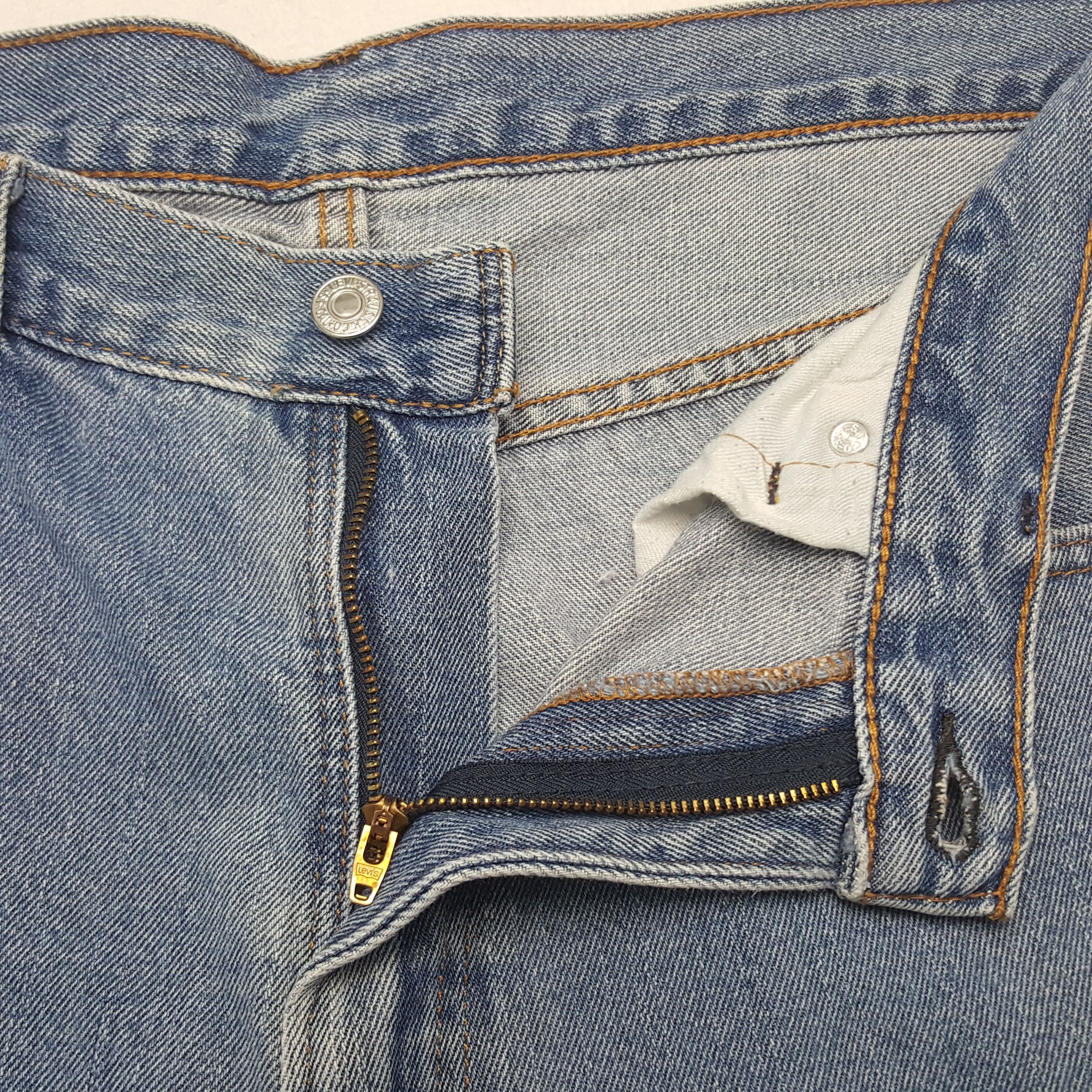 Levi's × Vintage Vintage Levi's 550 Distressed Style Denim Jeans Size US 35 - 12 Thumbnail