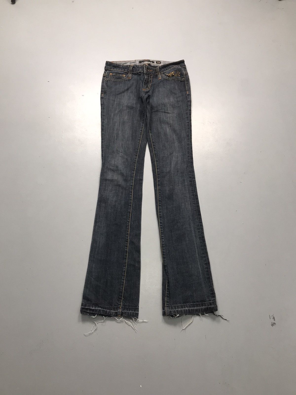 Ed Hardy Vintage ed hardy embroidered denim Size 28" / US 6 / IT 42 - 2 Thumbnail