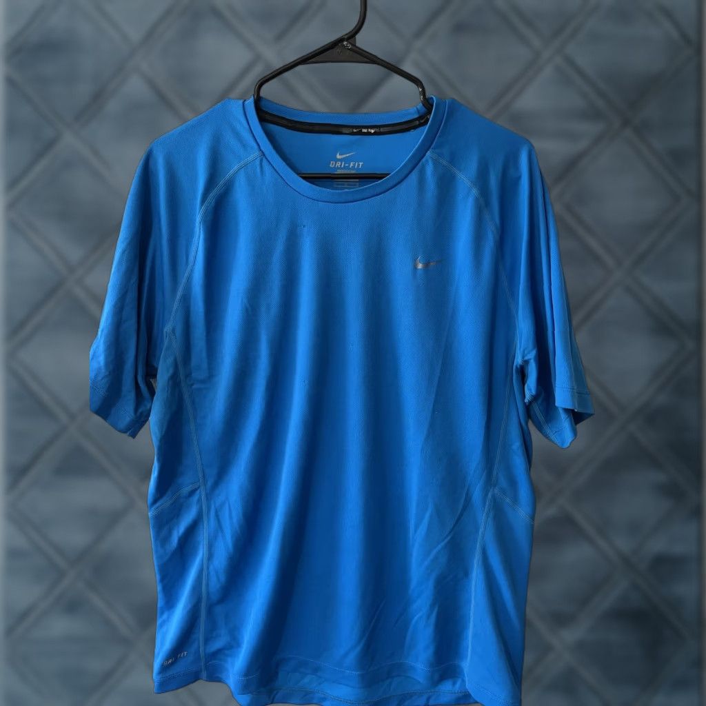 Nike Nike Dri-Fit Tee Mens Large Blue 717405-406 Shirt Mens L Blue Nike Dri-Fit Tee 717405-406 Size US L / EU 52-54 / 3 - 1 Thumbnail