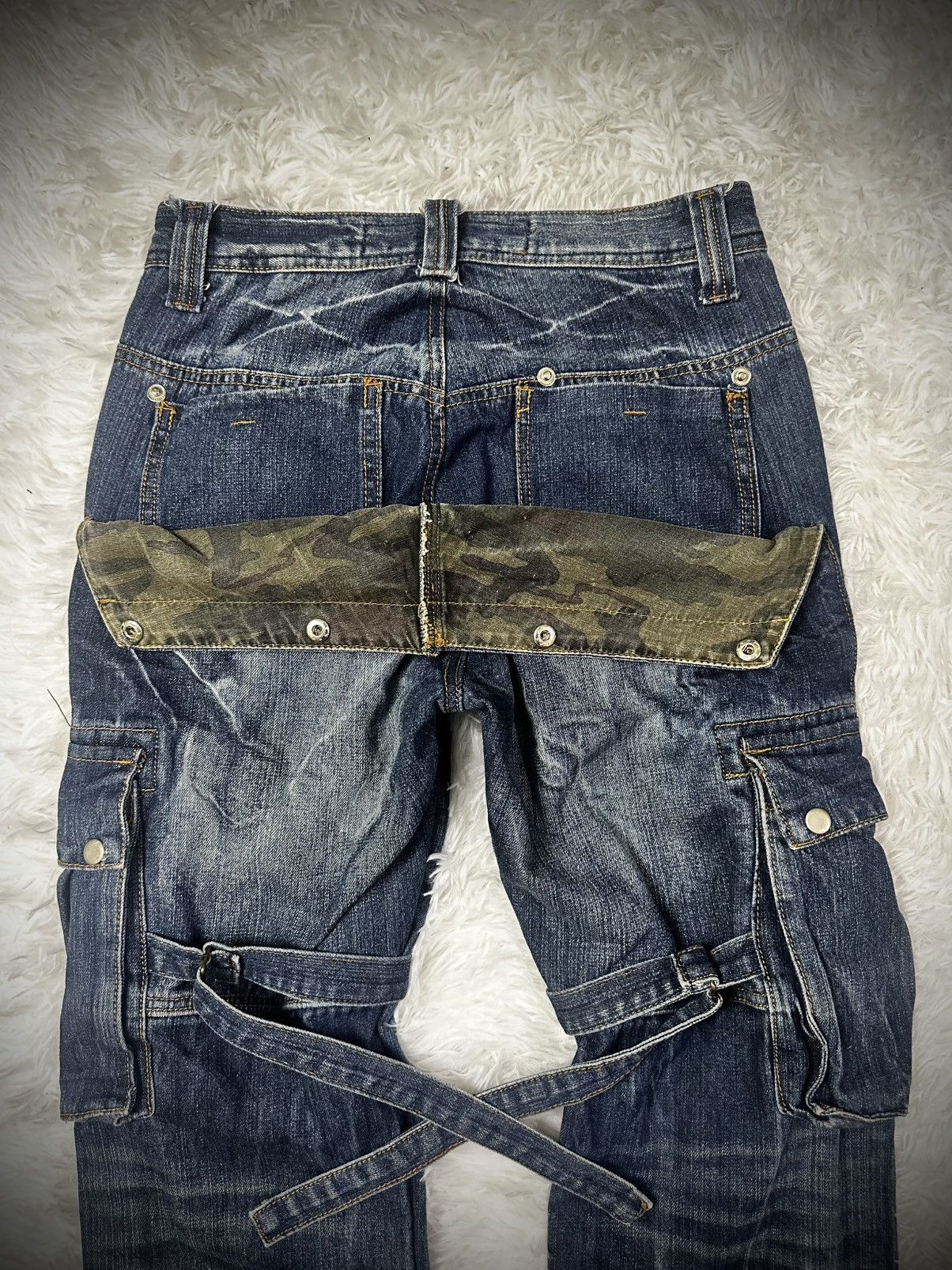 Japanese Brand 💥rare💥 japanese brand RAIN bondage flare cargo jeans Size US 30 / EU 46 - 8 Thumbnail