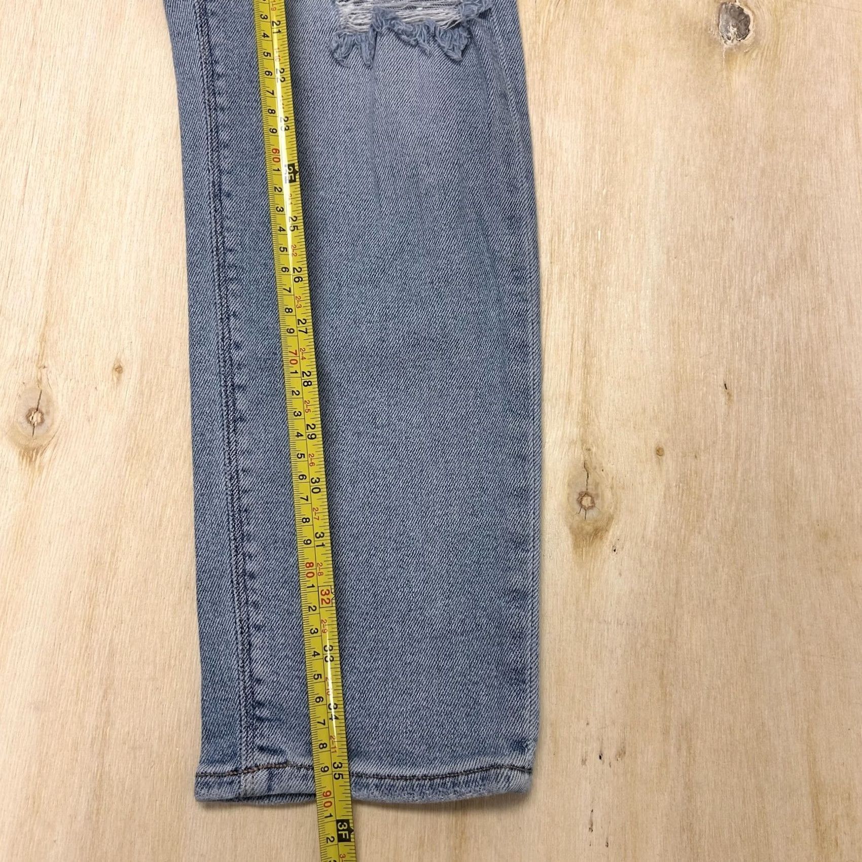 American Eagle Outfitters American Eagle Outfitters Jeans Womens 4 Light Wash Distressed Straight Denim Slim Stretch Pocket 5 Size 27" / US 4 / IT 40 - 5 Thumbnail