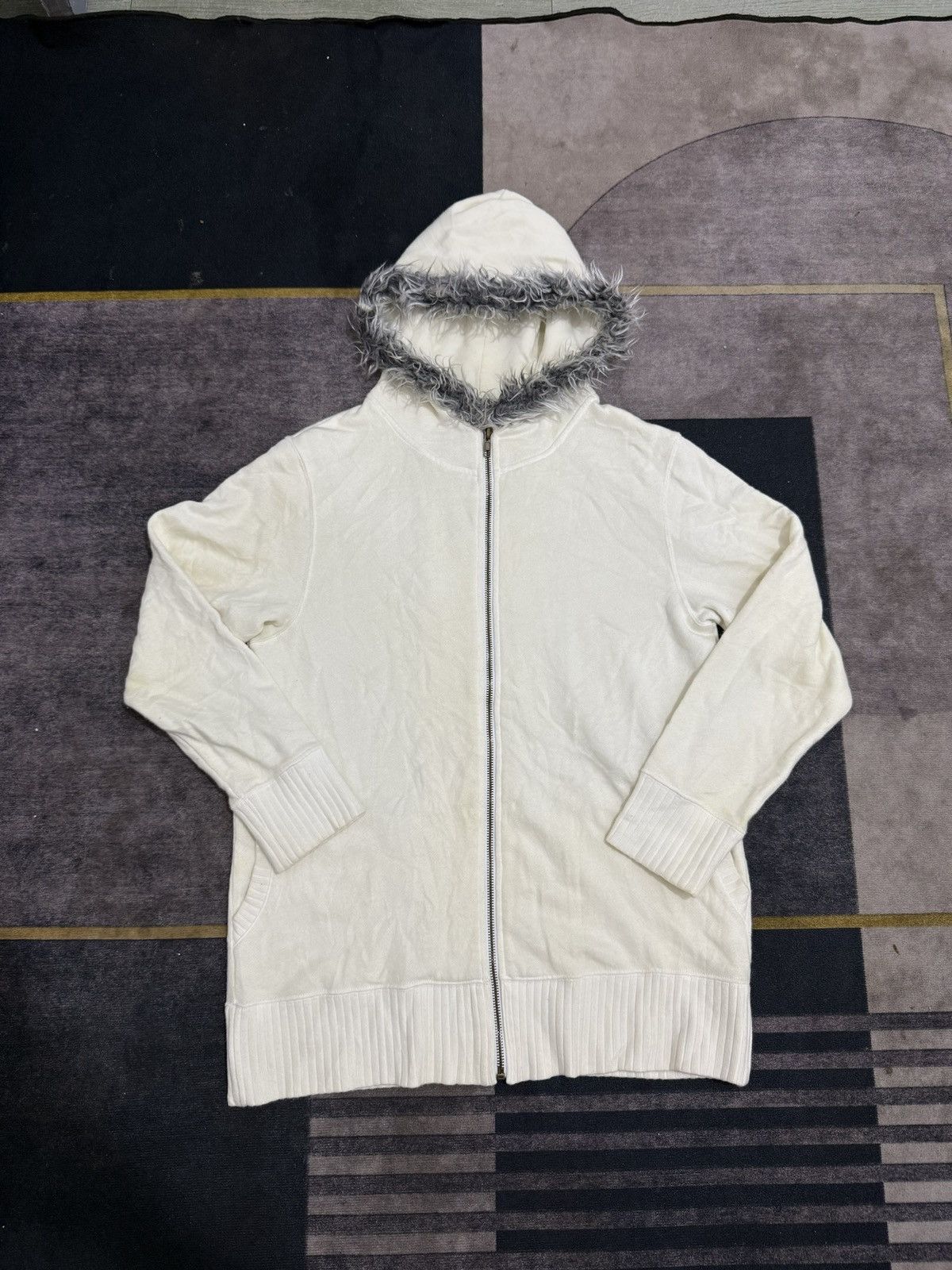 LIVRE CLAIR FUR IFSIX STYLE HOODIE