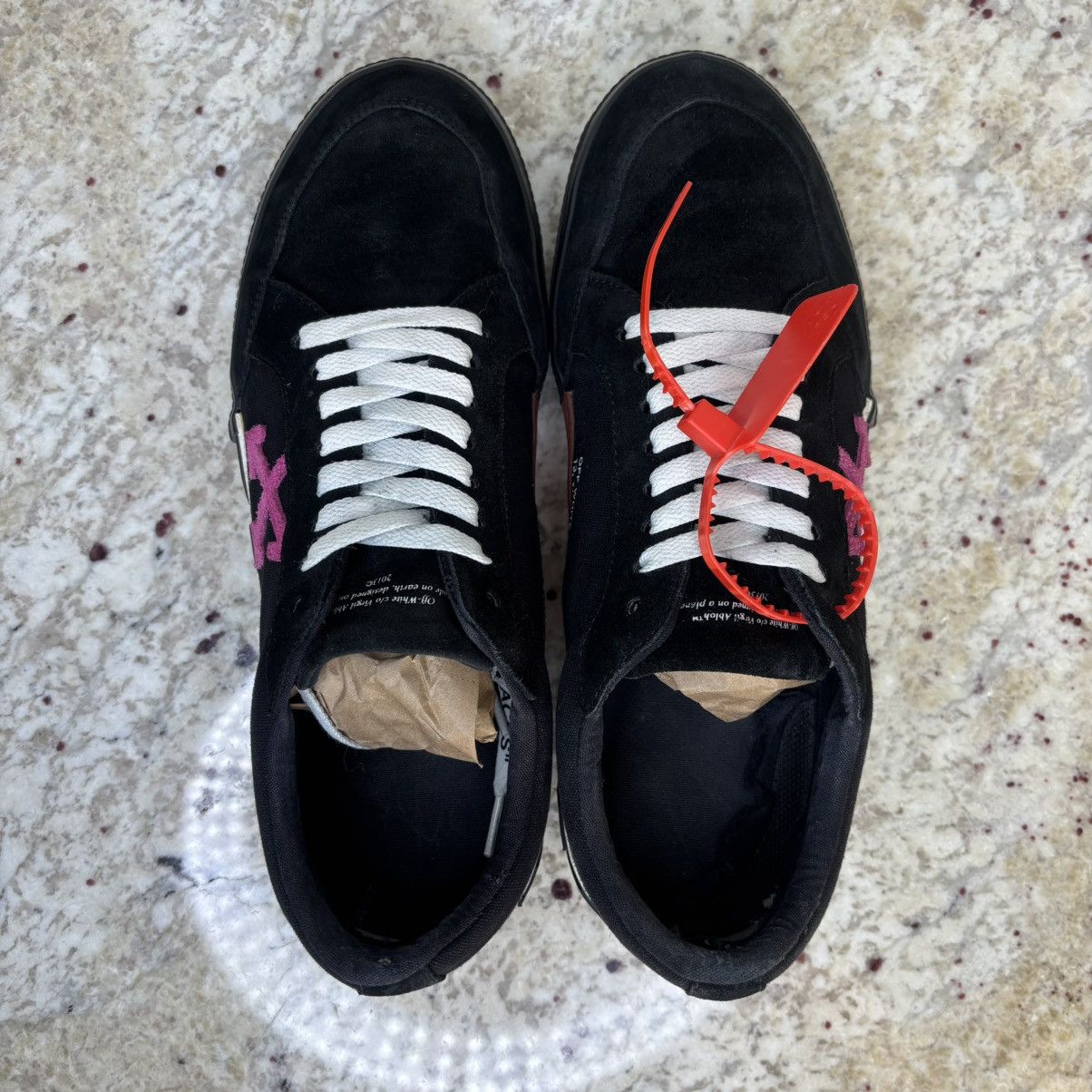 Off-White Size 11/45 EU-Off-White Vulc Low Black Fuchsia Clean W Box Size US 11 / EU 44 - 10 Thumbnail