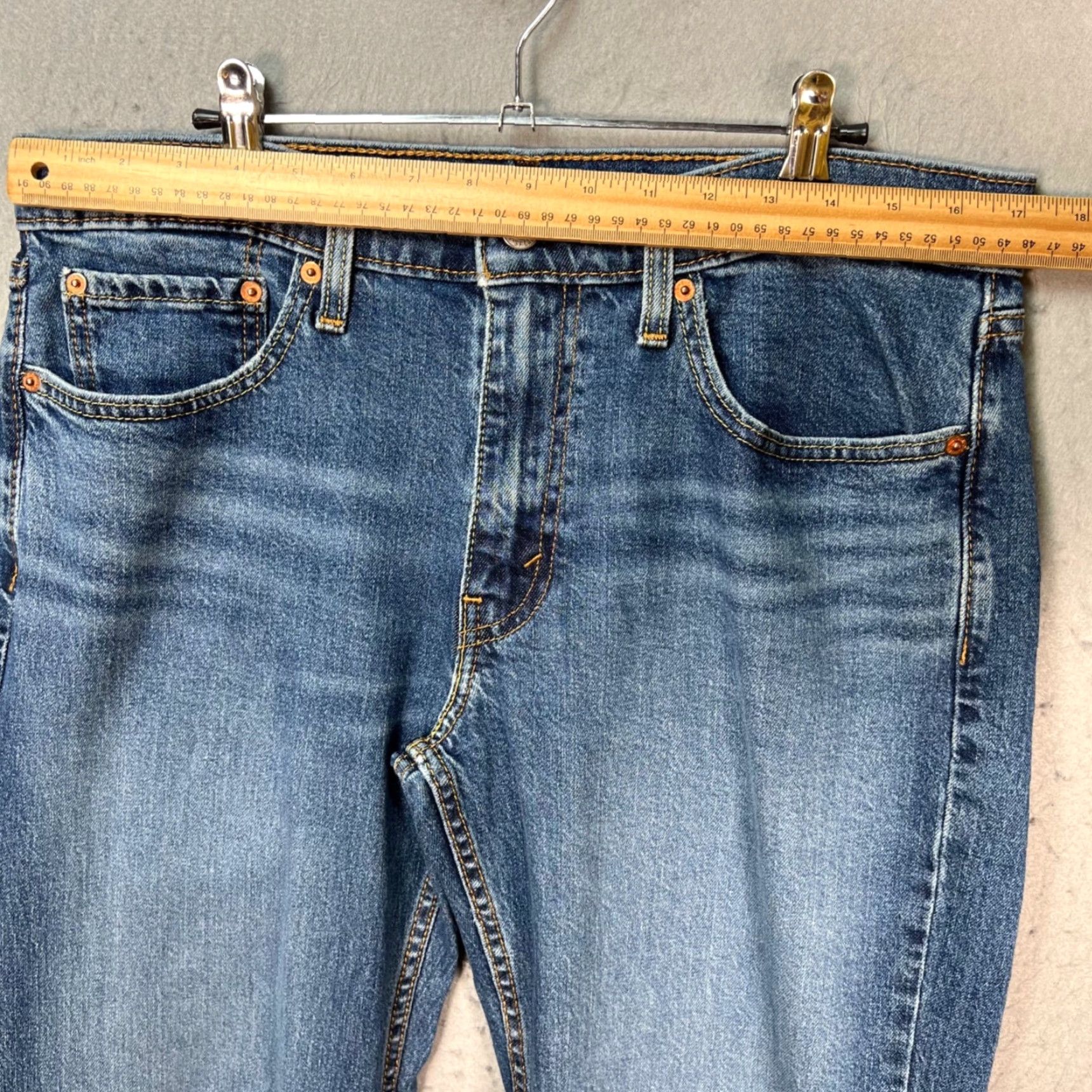Levi's Levi's 514 Jeans Mens 33x31 Regular Straight Denim Blue 5-Pocket Modern Classic Vintage: No Size US 33 - 6 Thumbnail