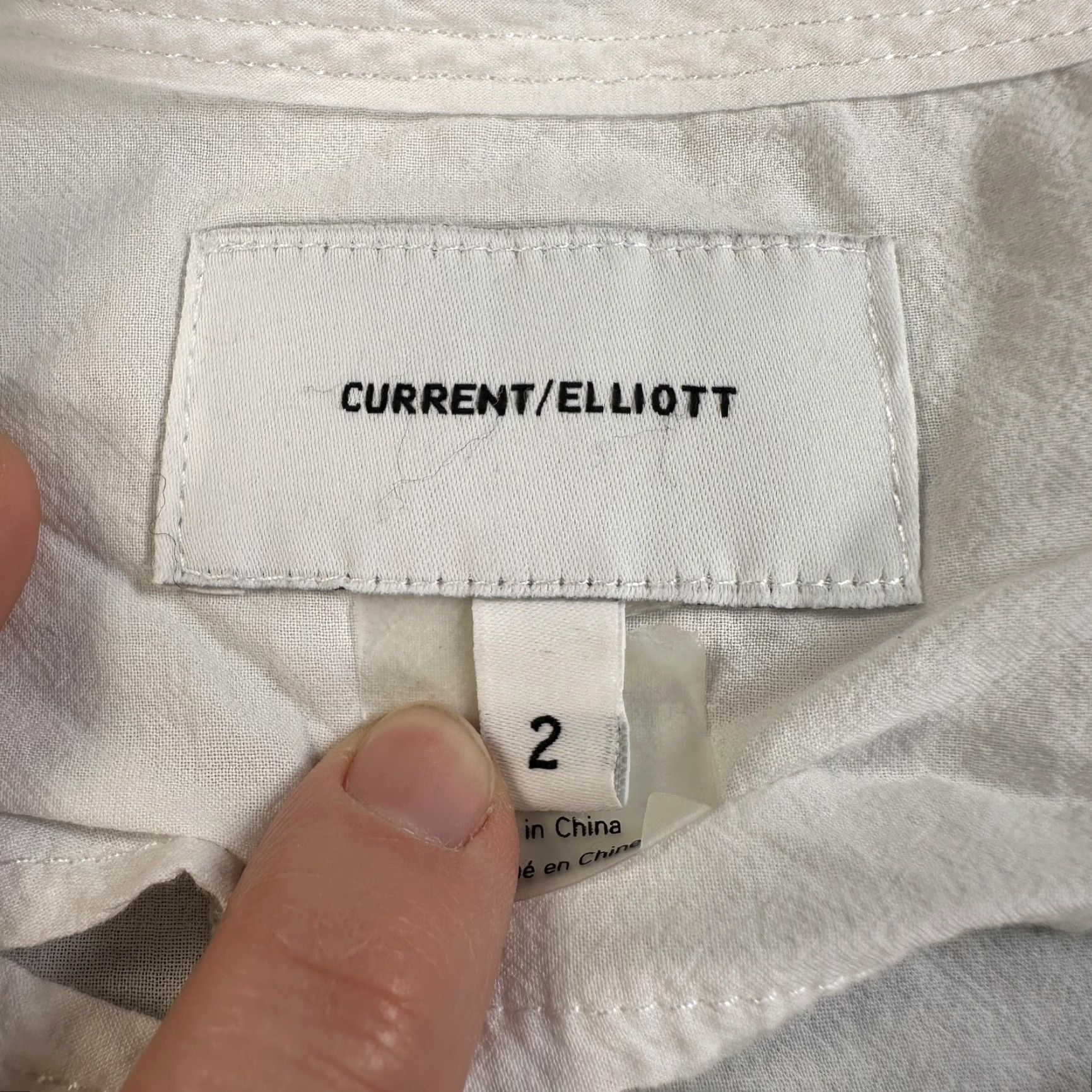 Vintage Current/Elliott Blouse Womens 2 White Ruffle Shoulder Button Front Long Sleeve Size XS / US 0-2 / IT 36-38 - 3 Thumbnail