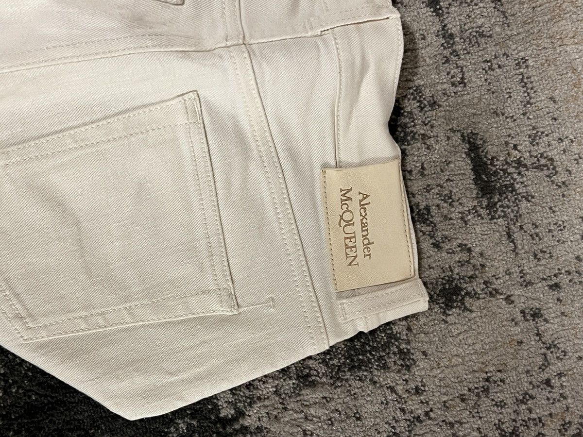 Alexander McQueen Alexander McQueen high-waisted flared jeans Size US 27 - 9 Thumbnail