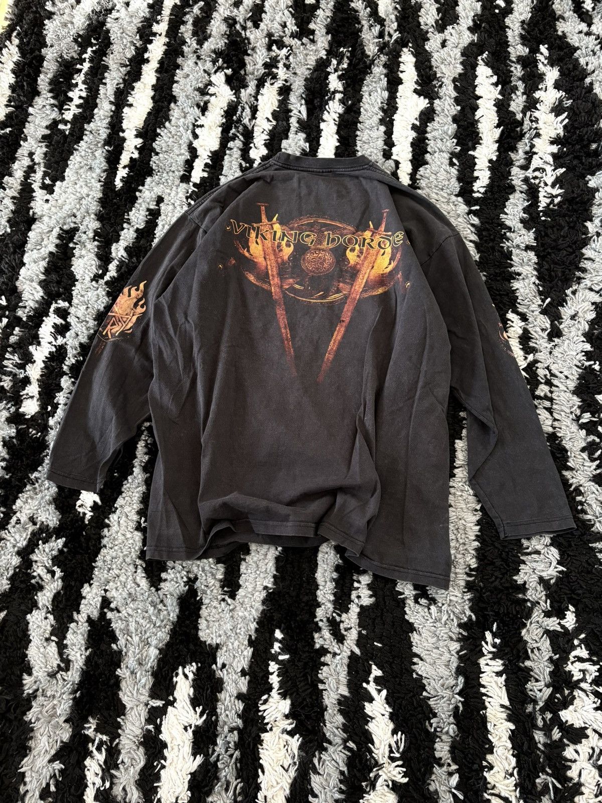 Band Tees Amon Amarth long sleeve washed band tee Size US XL / EU 56 / 4 - 2 Thumbnail