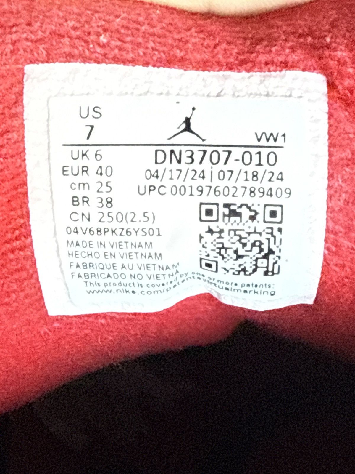 Jordan Brand 2024 Air Jordan Black Cement 3 Size US 7 / EU 40 - 6 Thumbnail