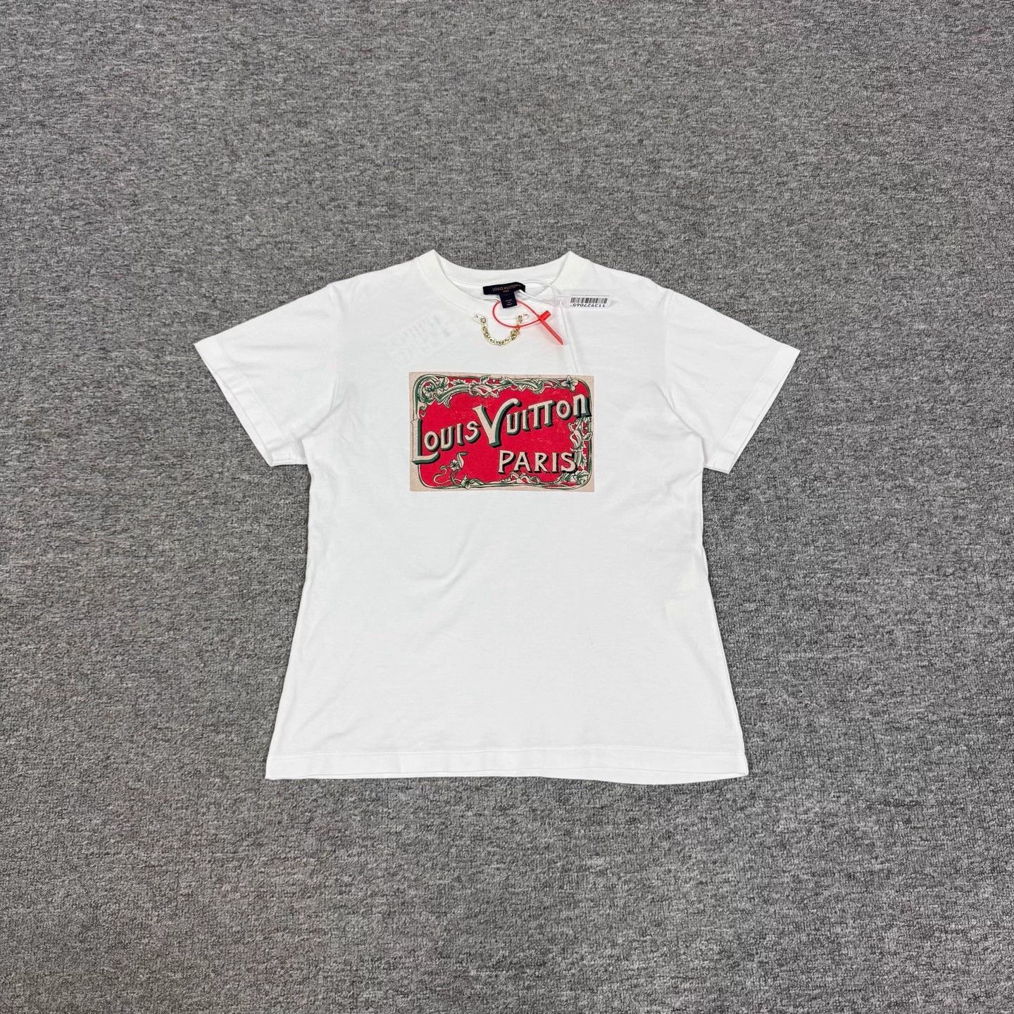 Louis Vuitton LV SS M 98 new neck chain big chest logo Size M / US 6-8 / IT 42-44 - 1 Thumbnail