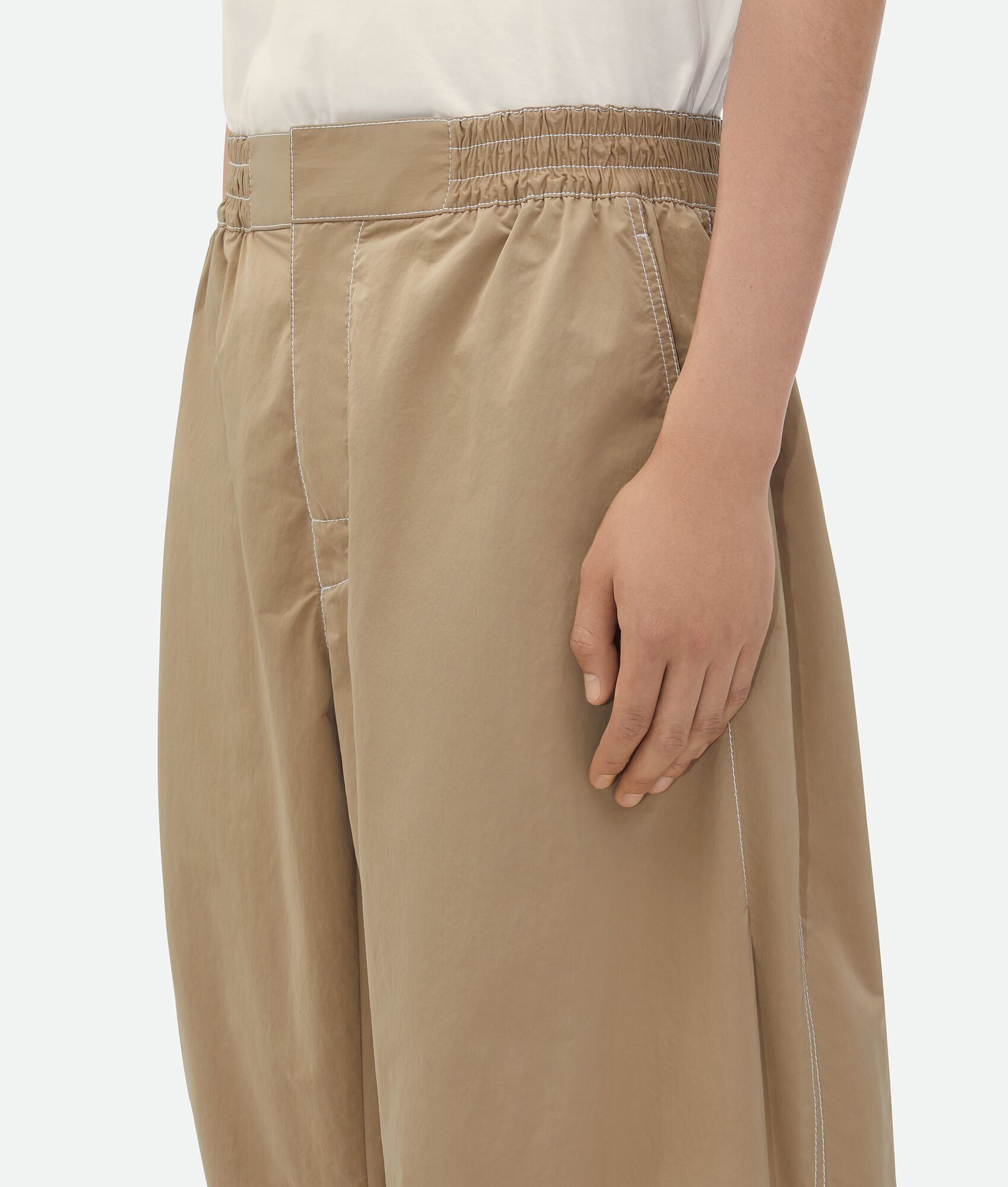 Bottega Veneta o1bcso1str0725 Elasticated Tech Nylon Trousers in Sesame Size US 30 / EU 46 - 4 Thumbnail