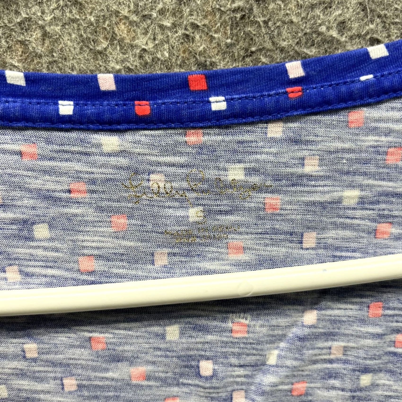 Lilly Pulitzer Lilly Pulitzer Shirt Womens Small Blue Geometric V Neck Short Sleeve Jersey Knit Size S / US 4 / IT 40 - 2 Thumbnail