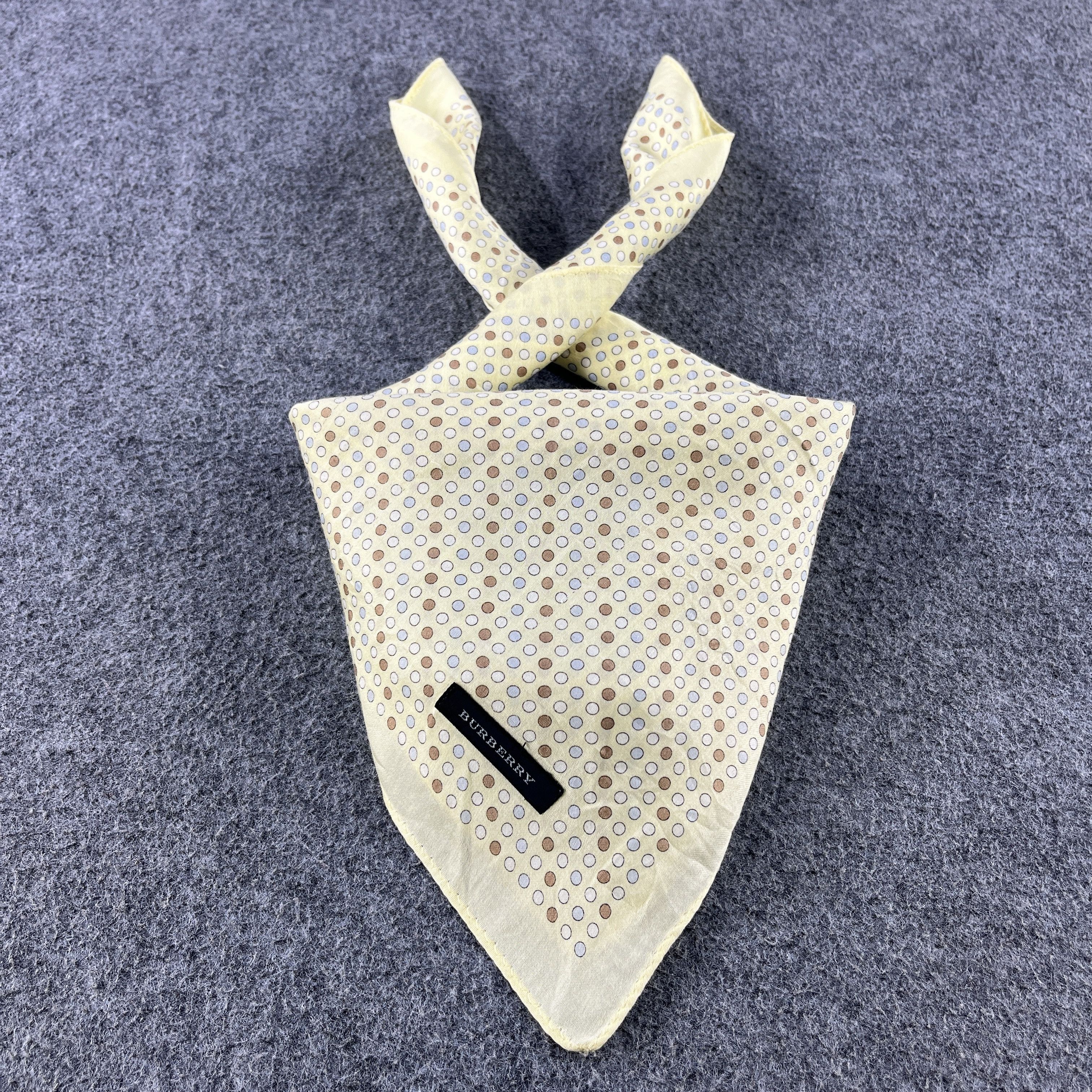 Vintage Vintage Burberry Handkerchief / Bandana / Neckerchief B099 Size ONE SIZE - 1 Thumbnail