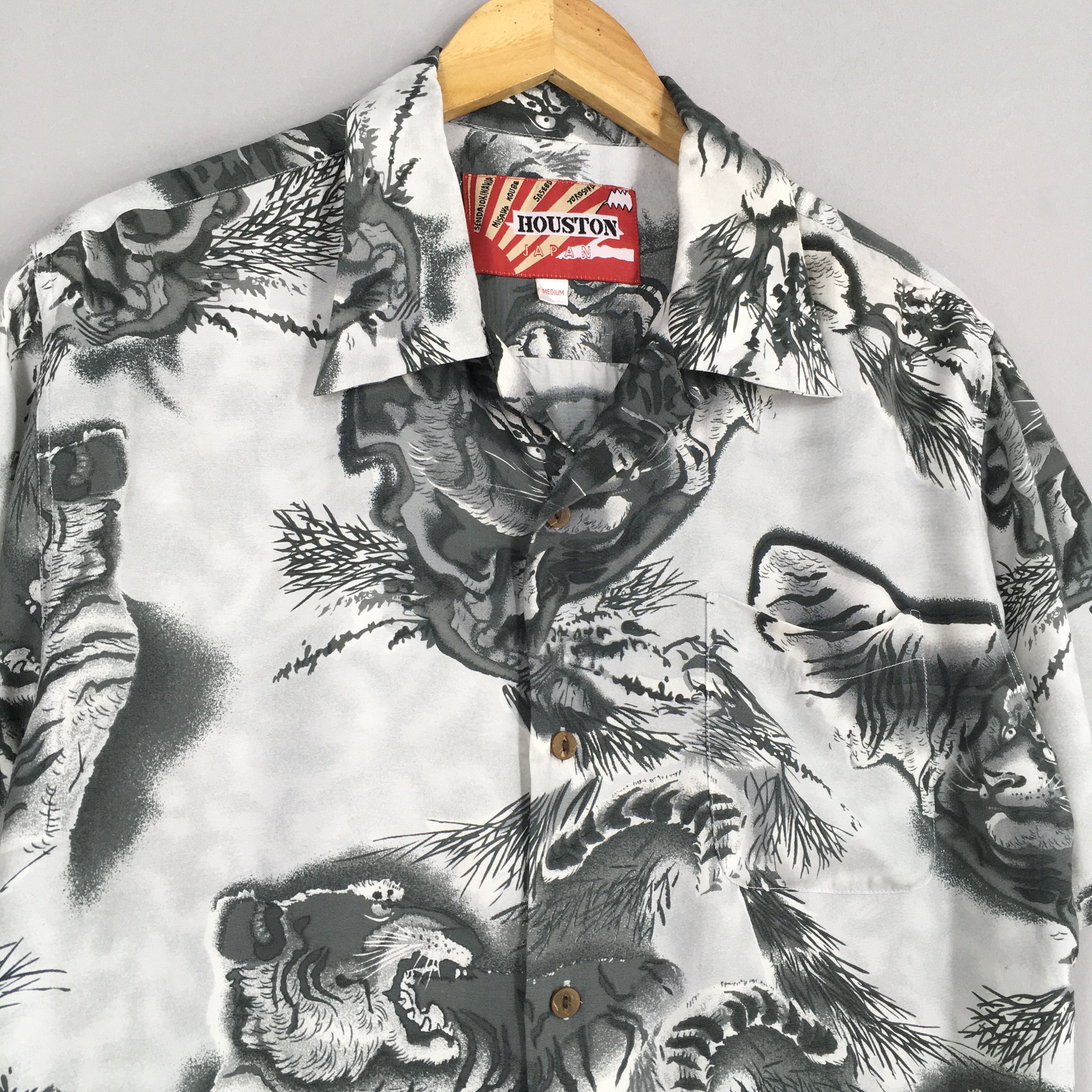 Other Vintage Houston Japan Hawaiian Dragon Shirt Medium Size US M / EU 48-50 / 2 - 3 Thumbnail