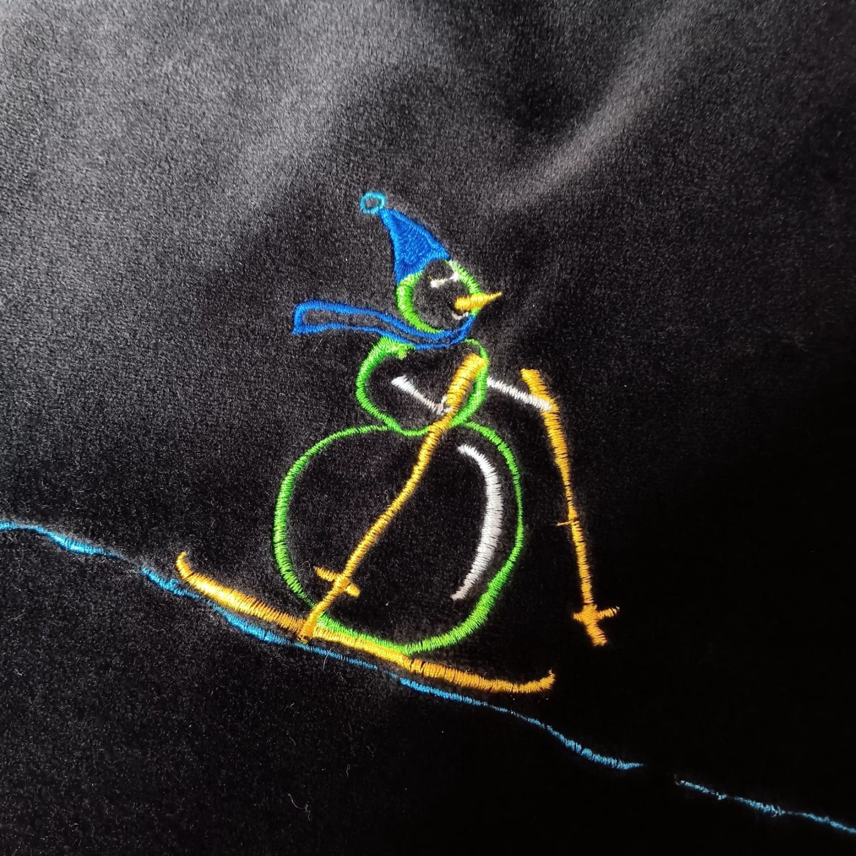 Velour VINTAGE Onque Women Sweatshirt Full Zip 2X Black Velour Snowmen Ski Sled Embroidered - Mens Size US XXL / EU 58 / 5 - 5 Thumbnail