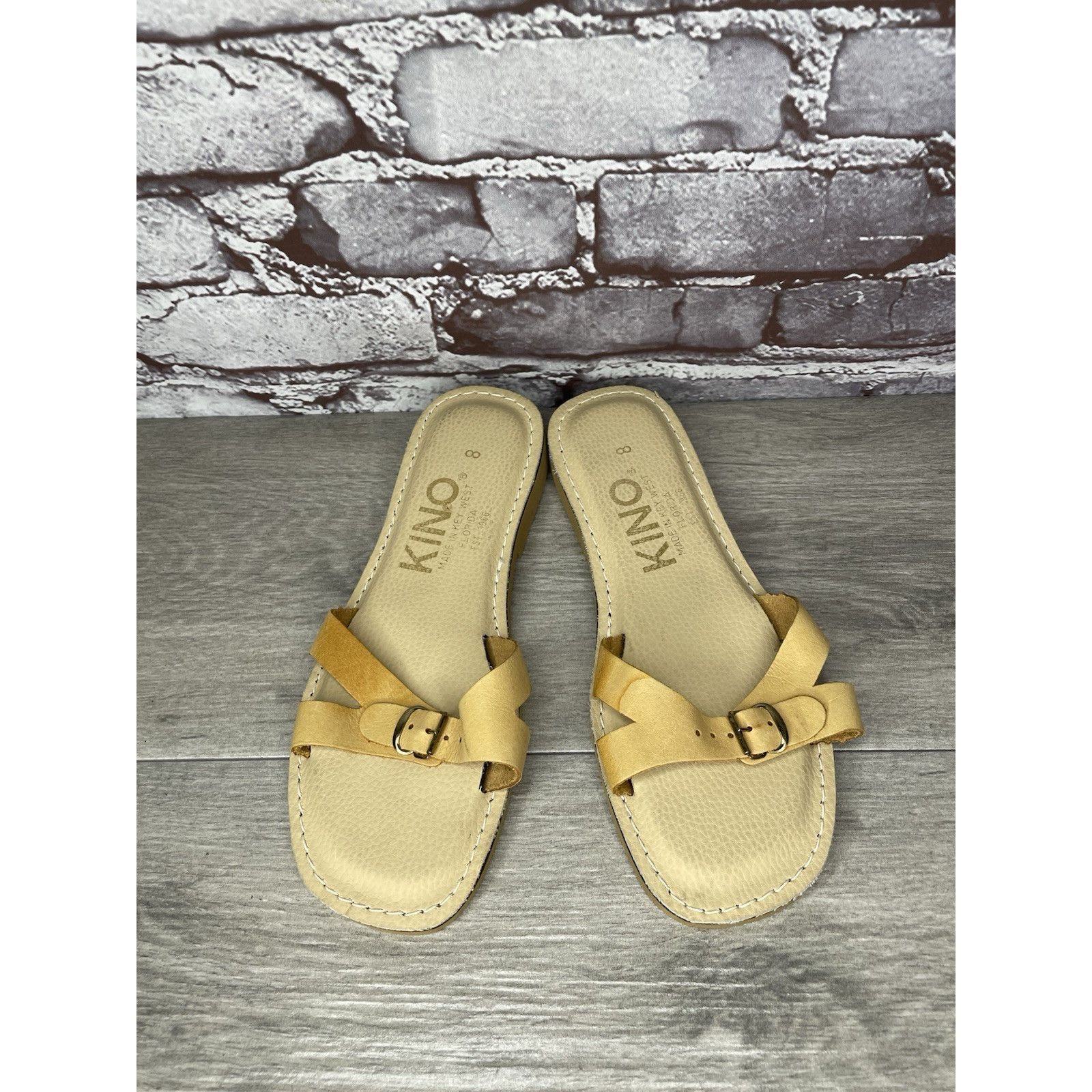 Other KINO Tan Yellow Slides Buckle Strap Cushion Comfort Sandals Size US 8 / IT 38 - 2 Thumbnail