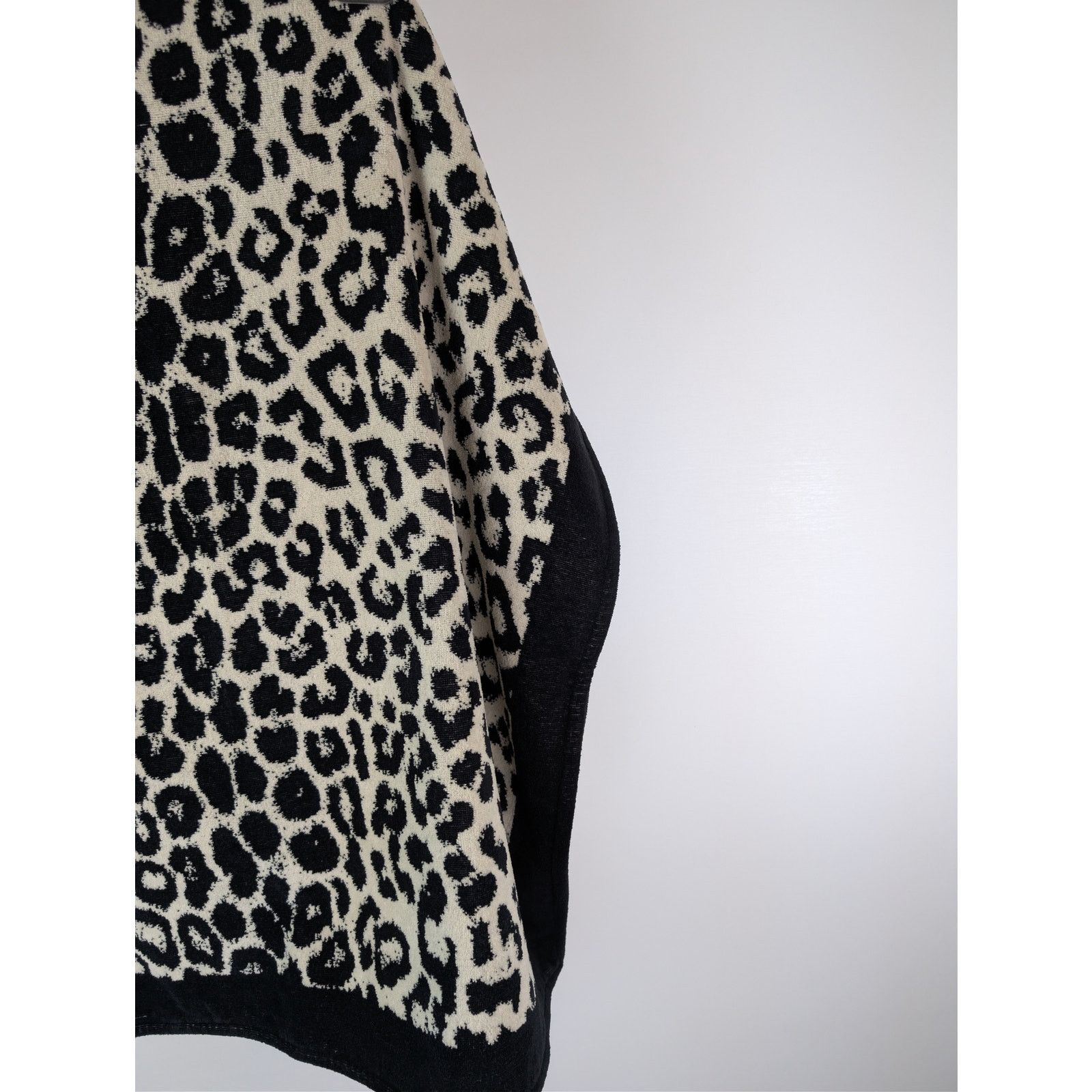 Tom Ford o1rshd1 Size: OS / Towel in Leopard Brown Size ONE SIZE - 8 Thumbnail