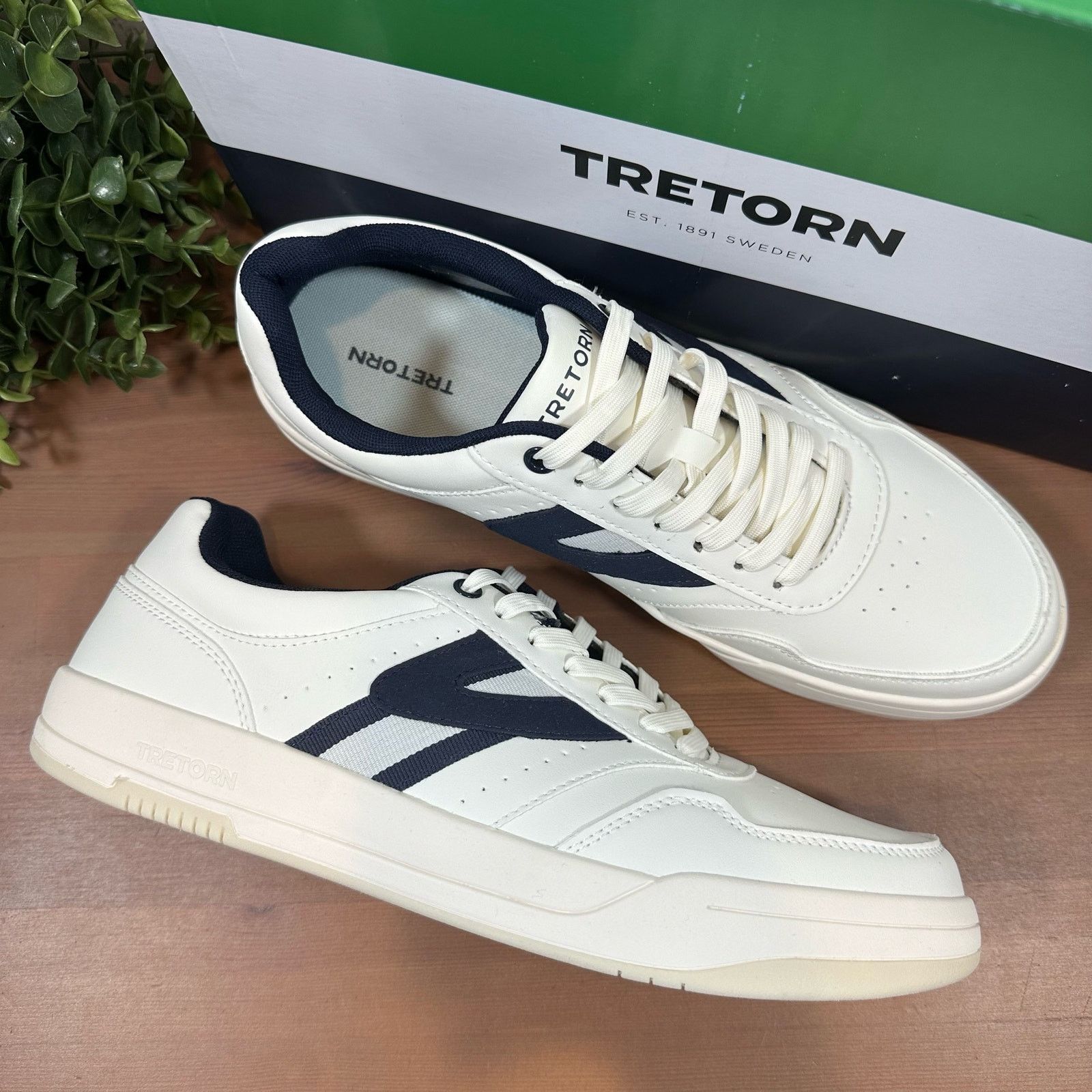Tretorn Tretorn Dennis White Low Top Lace Up Sneakers Men's Size 9 Size US 9 / EU 42 - 1 Thumbnail
