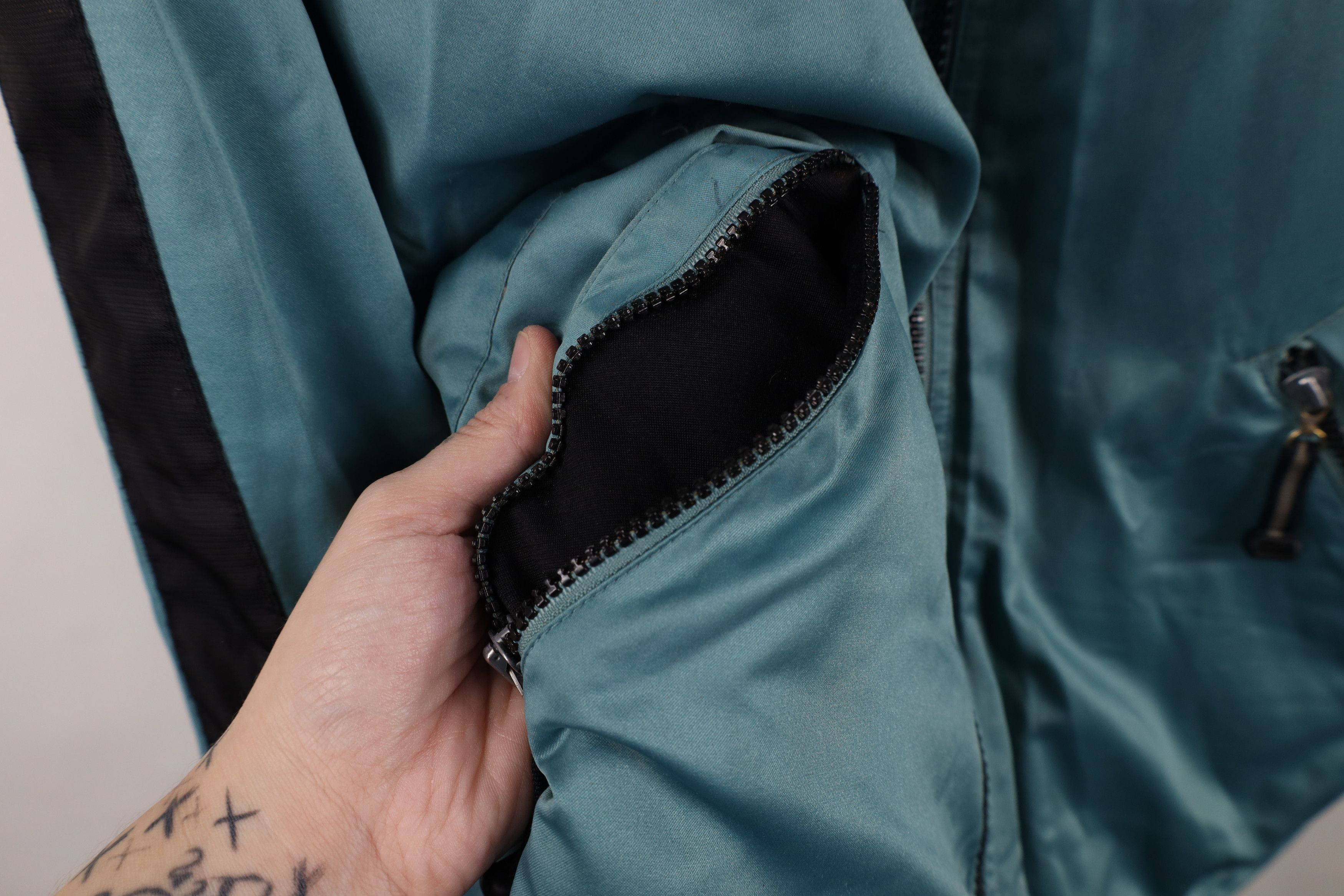 Nike Vintage 90s Nike Travis Scott Mini Swoosh Cape Hood Jacket Size US L / EU 52-54 / 3 - 8 Thumbnail