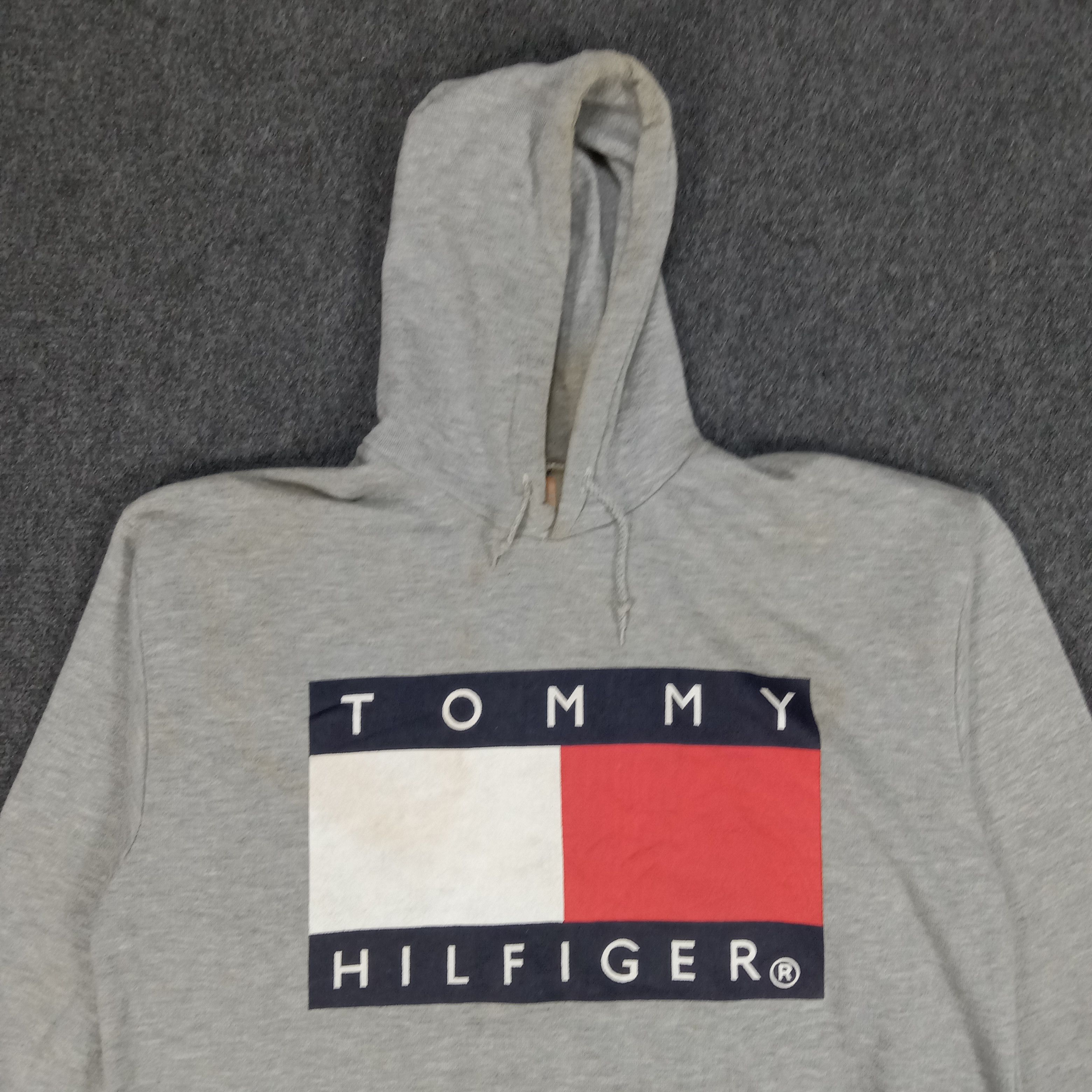 Tommy Hilfiger × Vintage Tommy Hilfiger Designer Brand Big Logo Hoodies Size US L / EU 52-54 / 3 - 2 Thumbnail