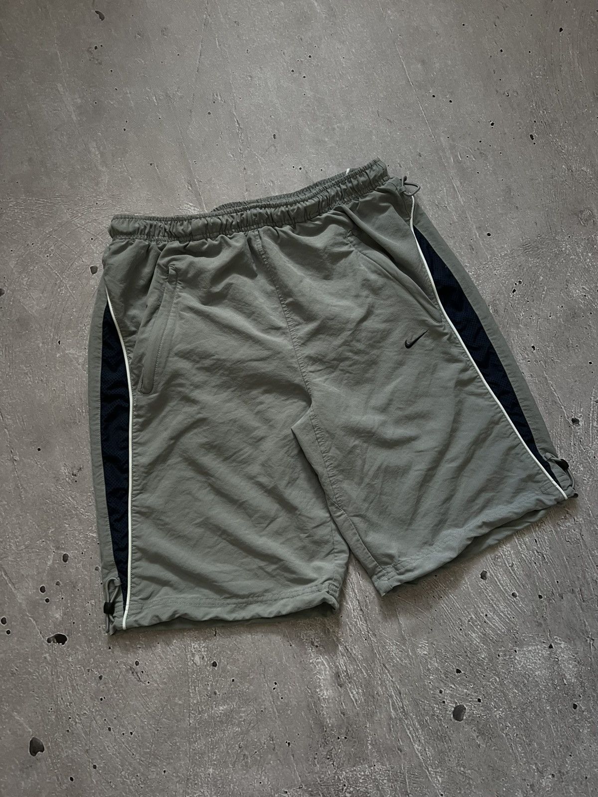 Nike Very Rare Shorts Vintage Nike Y2K Size L Size US 40 / EU 56 - 1 Thumbnail