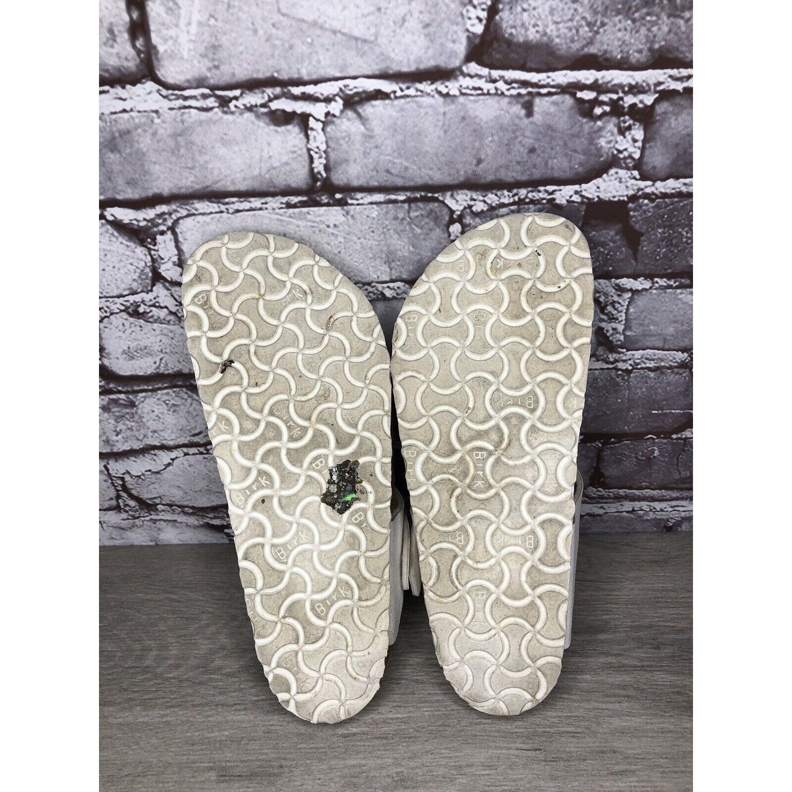 Birkenstock Birkenstock Gizeh White Leather Buckle Strap Cork Sandals Wo Size US 8.5 / IT 38.5 - 15 Thumbnail