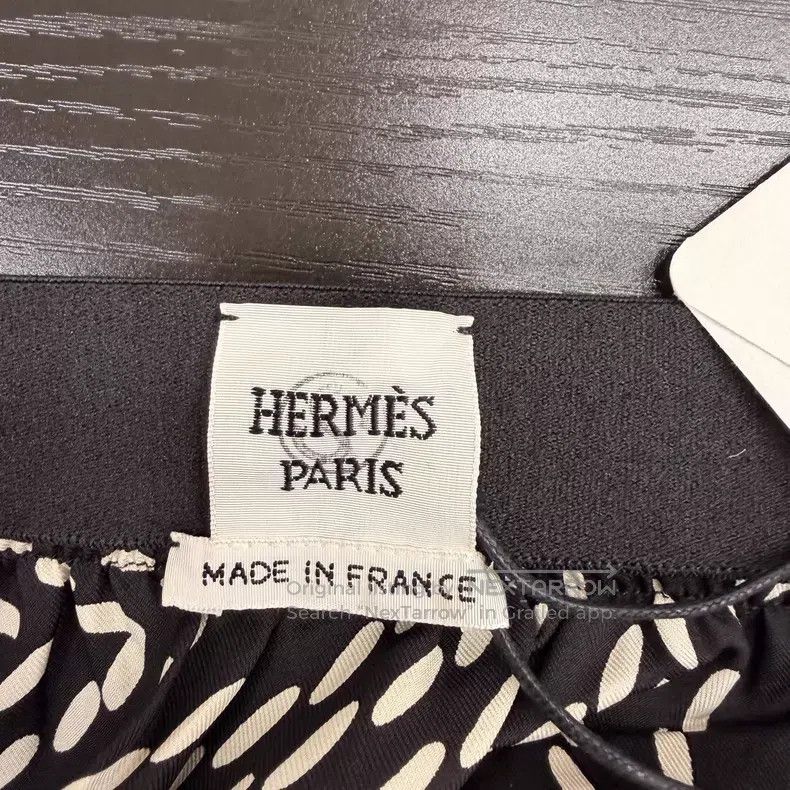 Hermes Hermes Black and White Polka Dot Silk Short Skirt Size 24" / US 00 / IT 34 - 3 Thumbnail