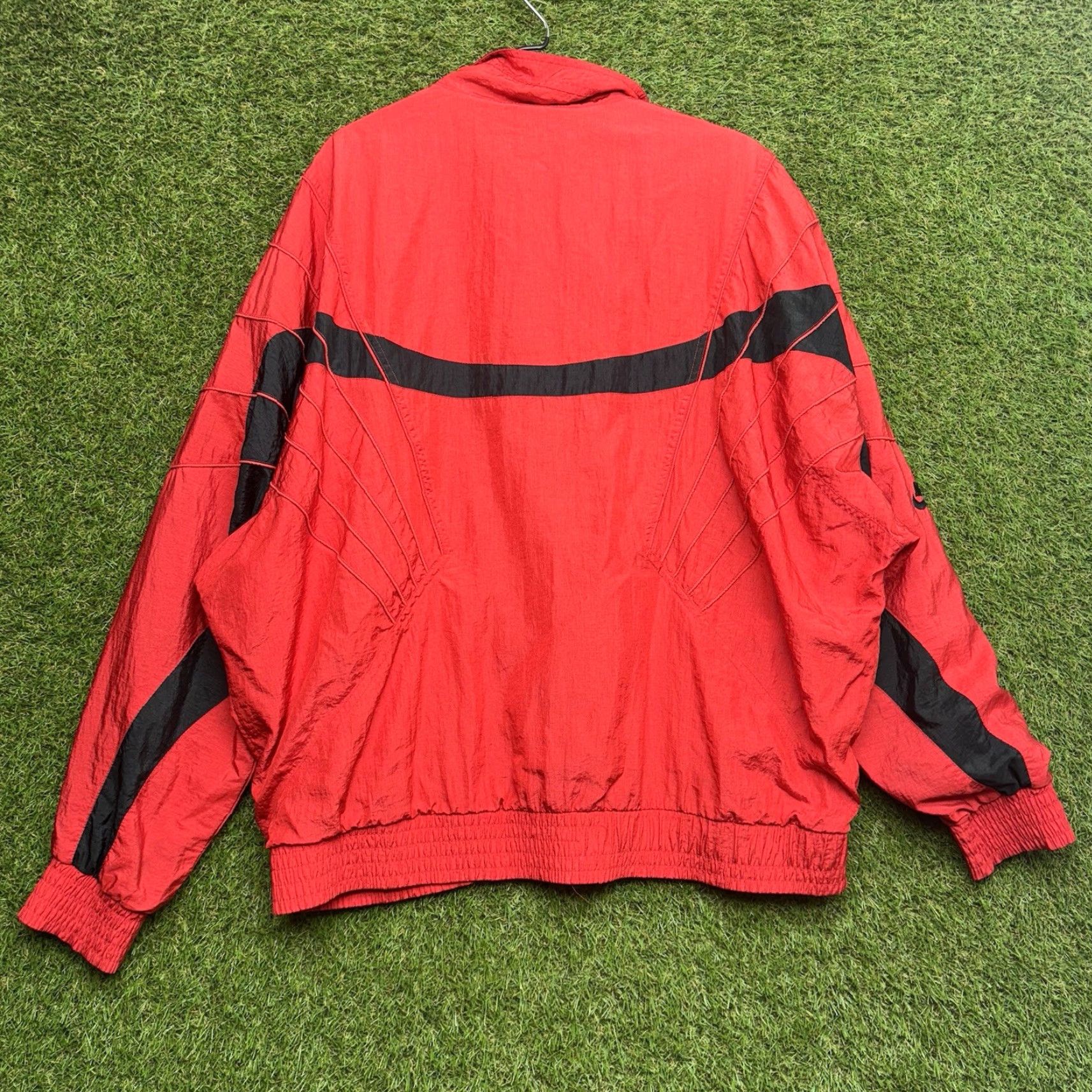 Nike VINTAGE Nike Track Jacket Mens 2XL Red Black 80s Jumpman Original Nylon Zip Pocket Michael Jordan Basketball 80s Nike Mens Track Jacket Size US XXL / EU 58 / 5 - 2 Thumbnail