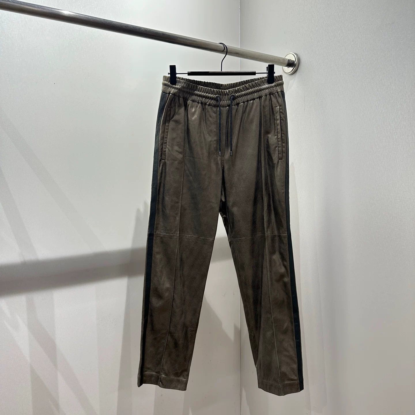 Brunello Cucinelli Brunello Cucinelli Leather Pants us_4 Women Size 27" / US 4 / IT 40 - 1 Thumbnail