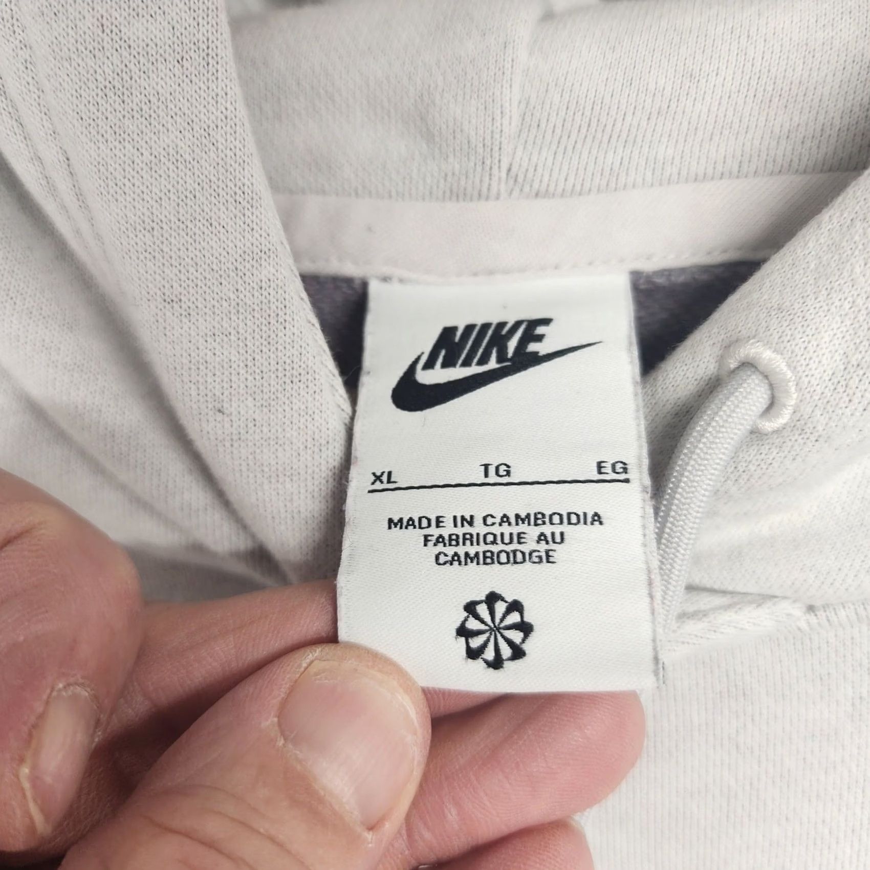 Nike VINTAGE Nike Hoodie Mens XL Center Swoosh White Womens? Size US XL / EU 56 / 4 - 4 Thumbnail