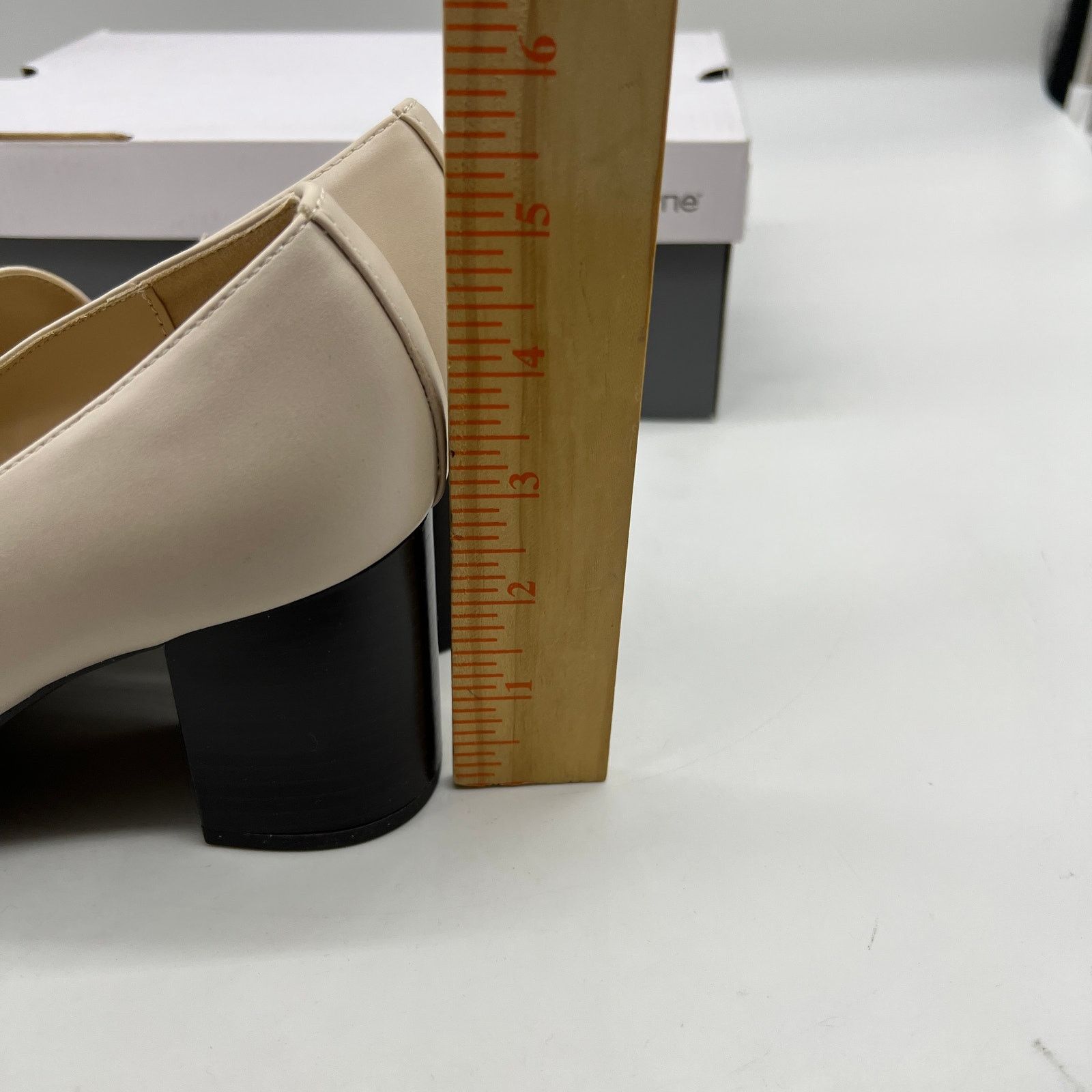 Other Liz Claiborne Morris Faux Leather Cream Heels Size 8.5M Size US 8.5 / IT 38.5 - 12 Thumbnail